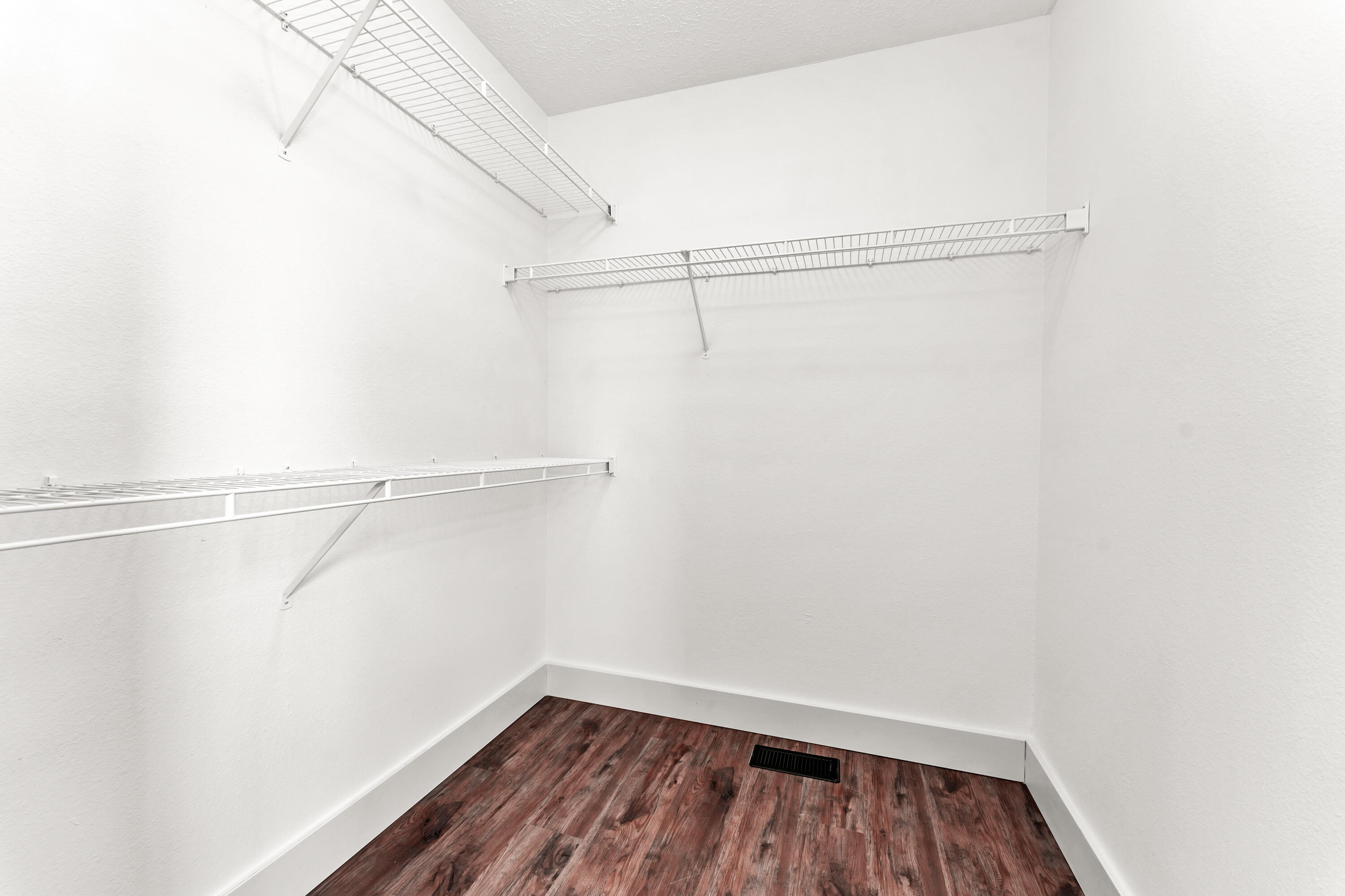 524 West Woodbine Road Property Photo 17
