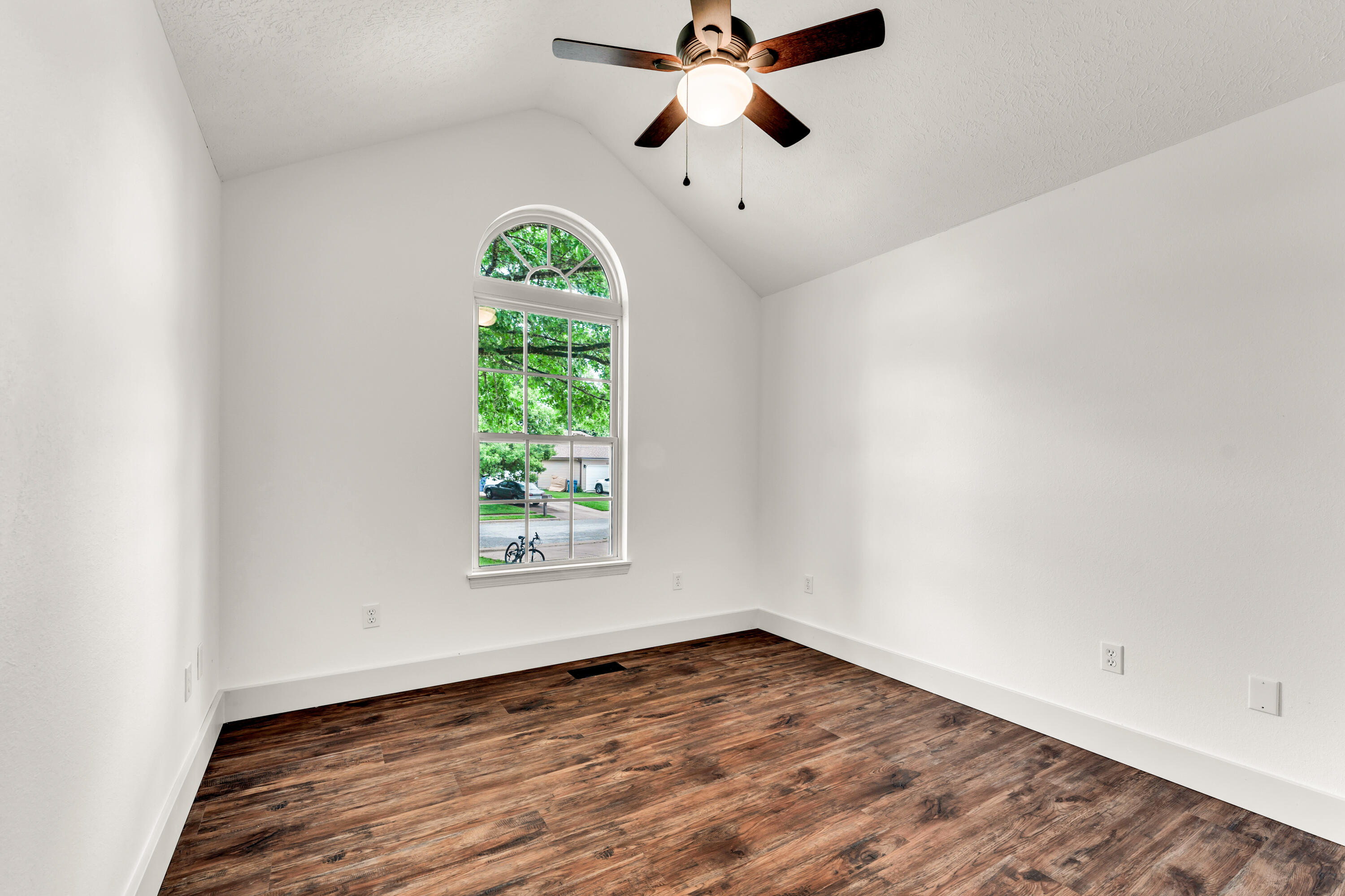 524 West Woodbine Road Property Photo 19