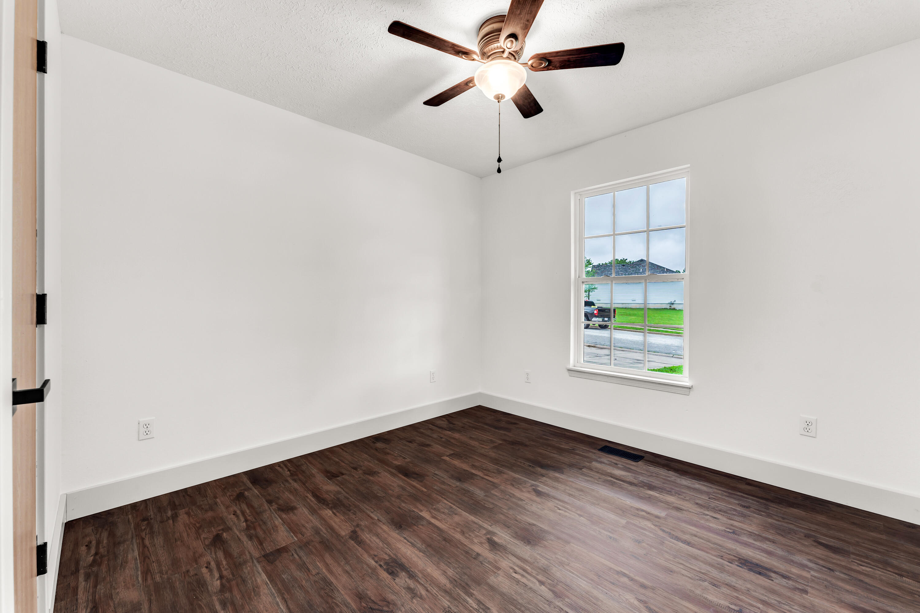 524 West Woodbine Road Property Photo 21