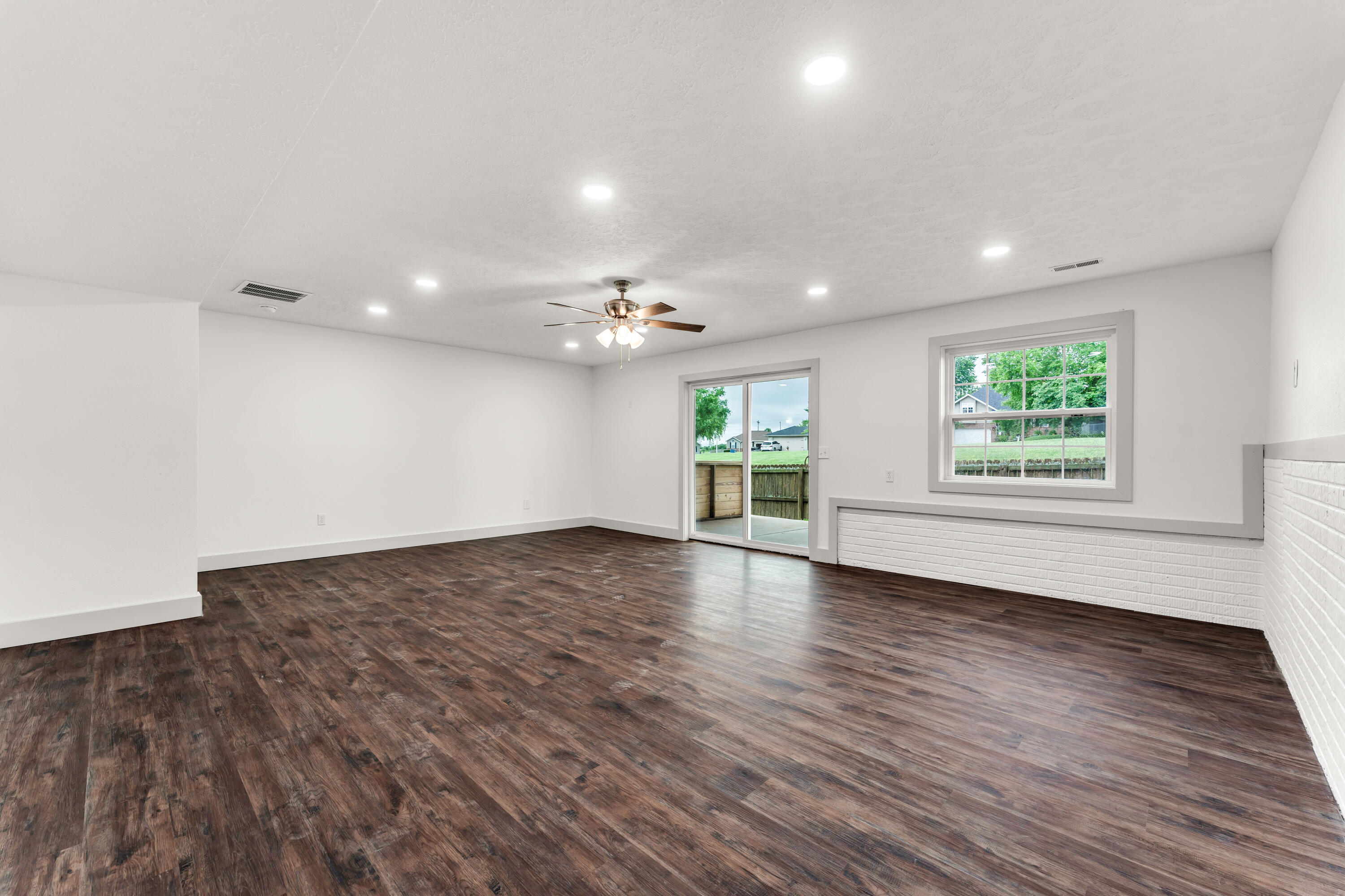 524 West Woodbine Road Property Photo 25
