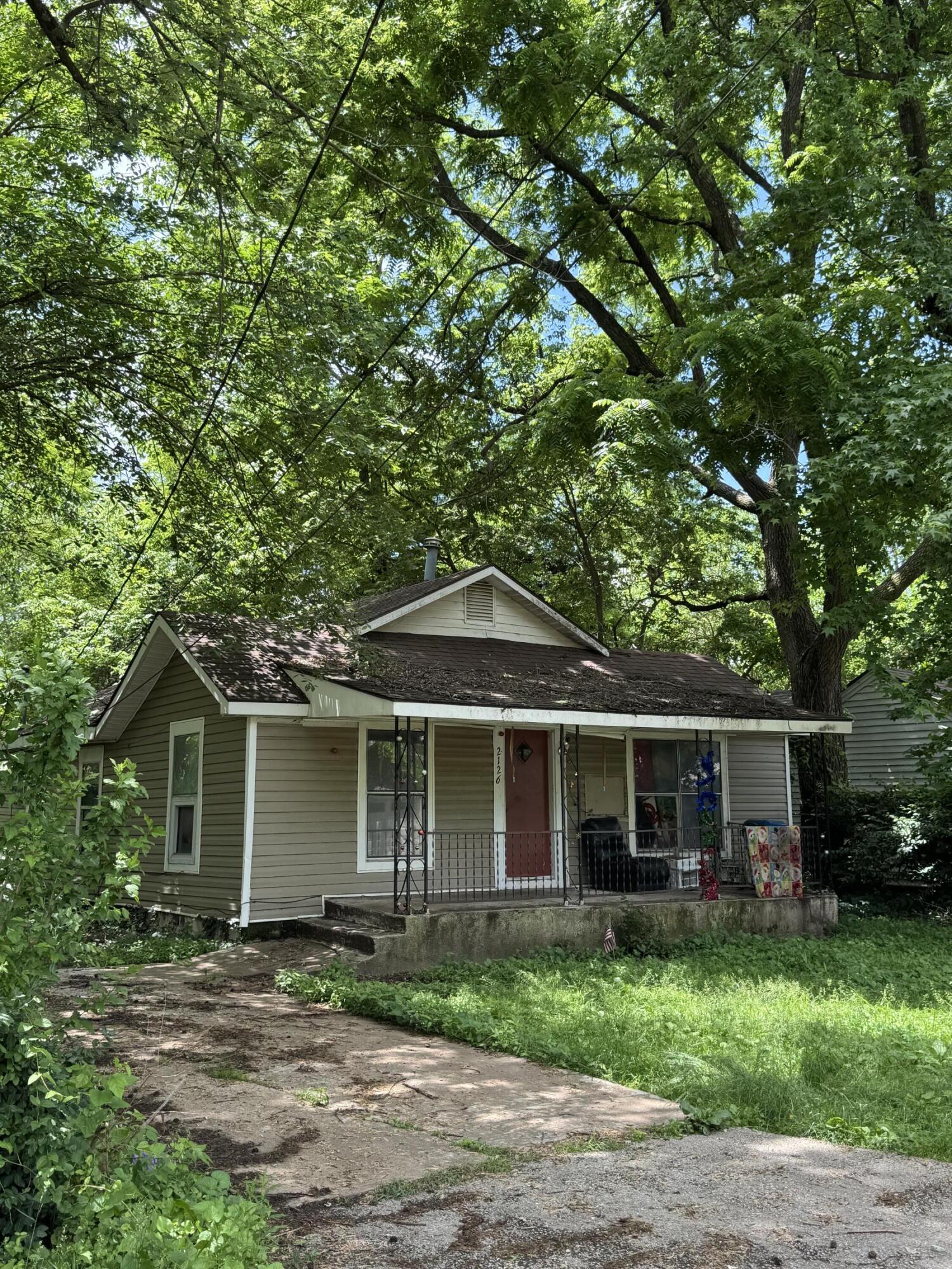 2126 West Wall Street Property Photo 1