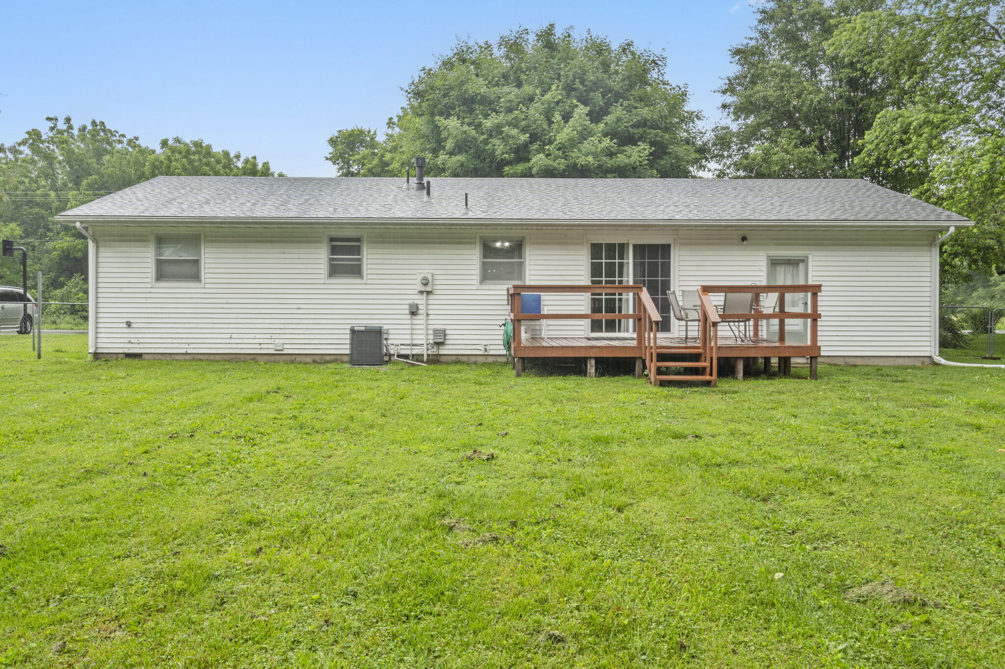 668 West Springfield Street Property Photo 25