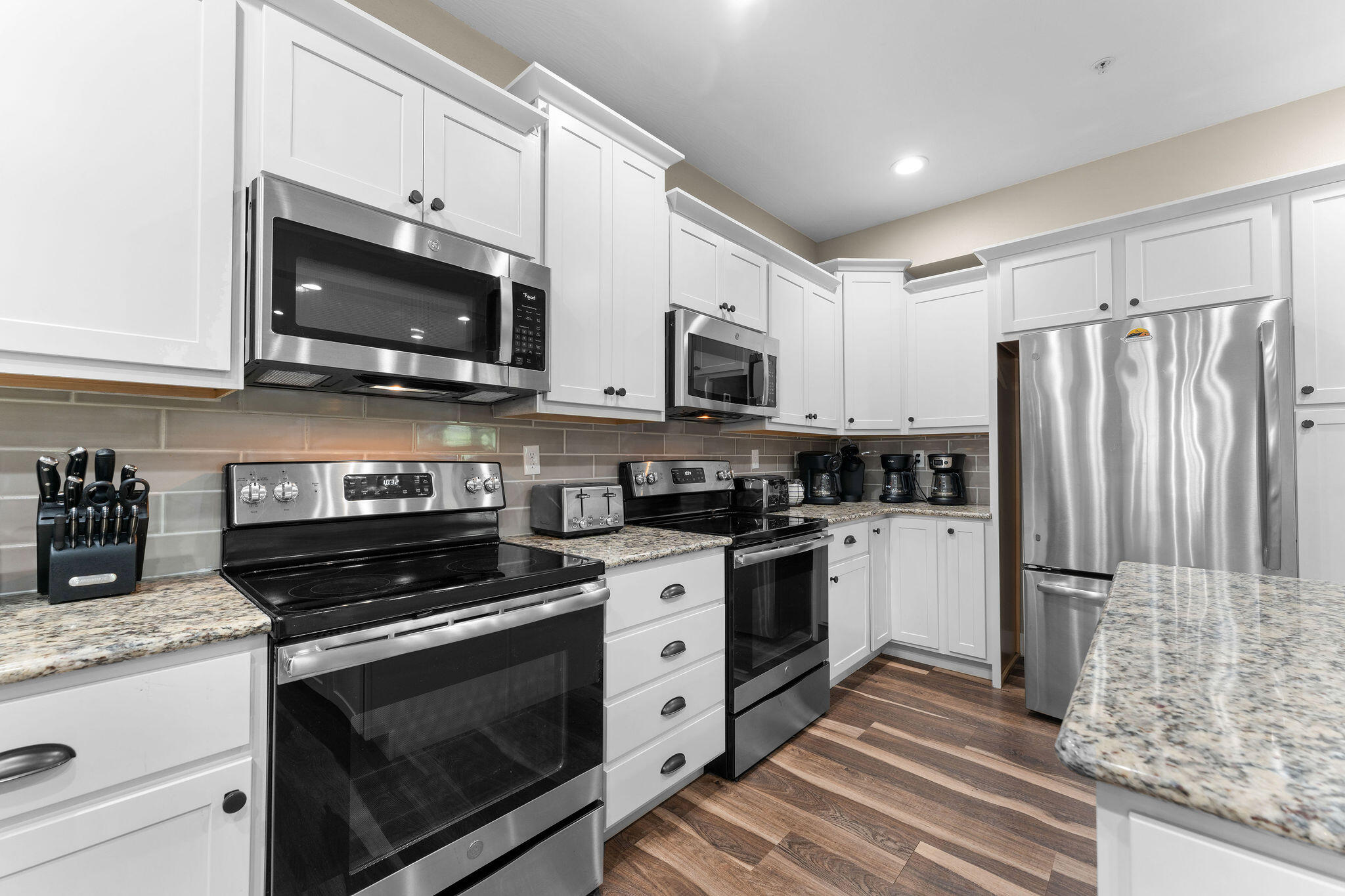 440 Lake Front Drive Property Photo 16