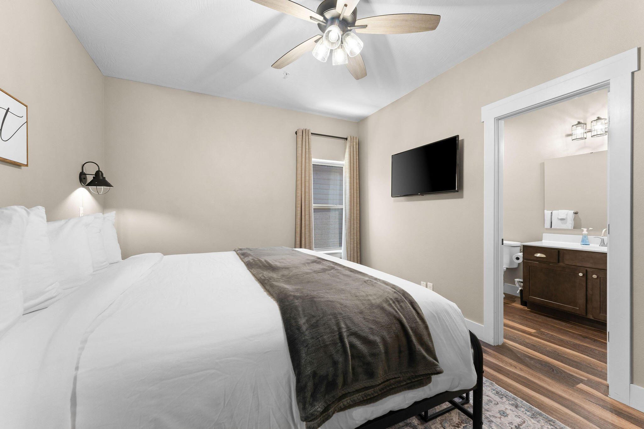 440 Lake Front Drive Property Photo 19