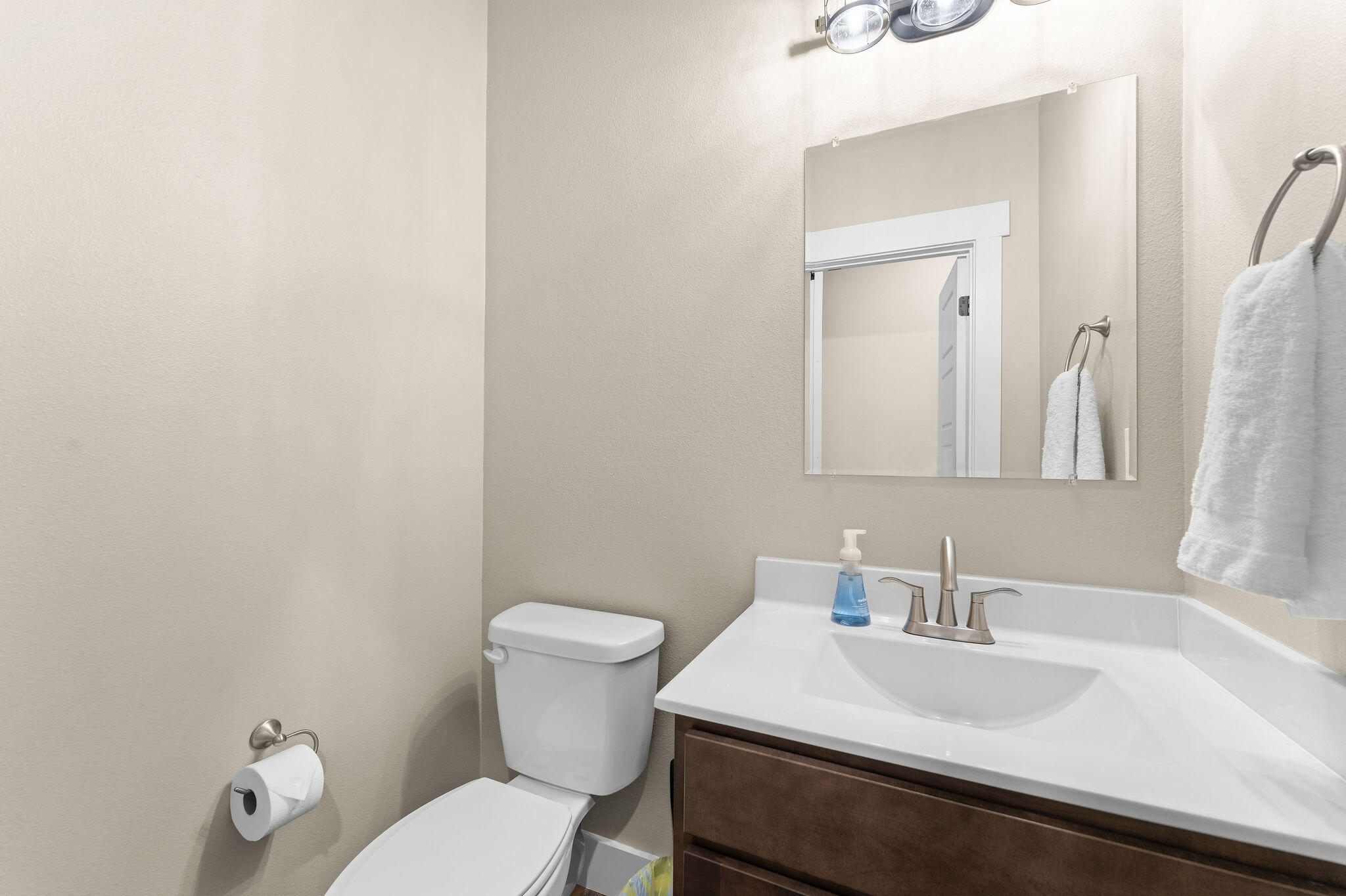 440 Lake Front Drive Property Photo 23