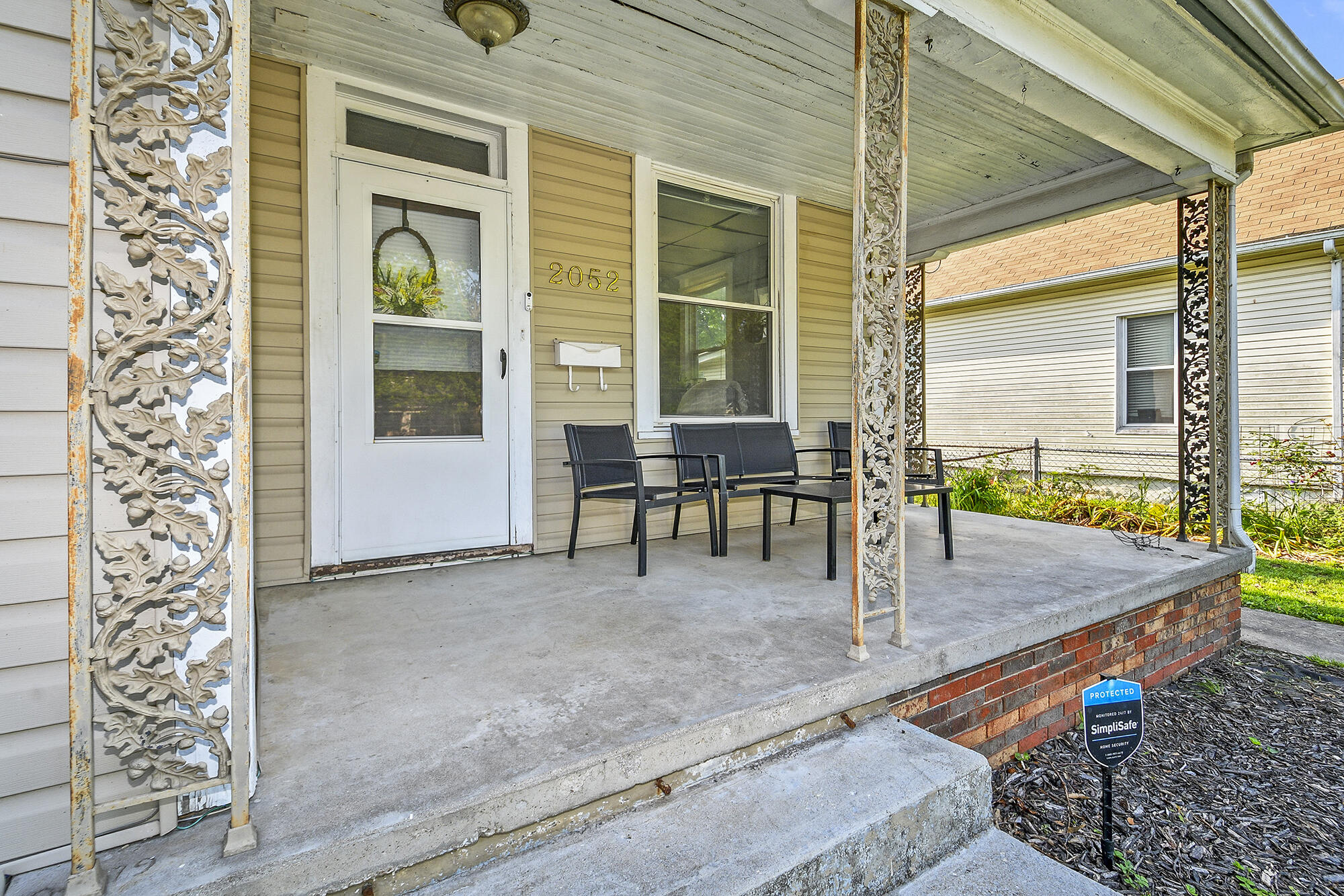 2052 North Grant Avenue Property Photo 6