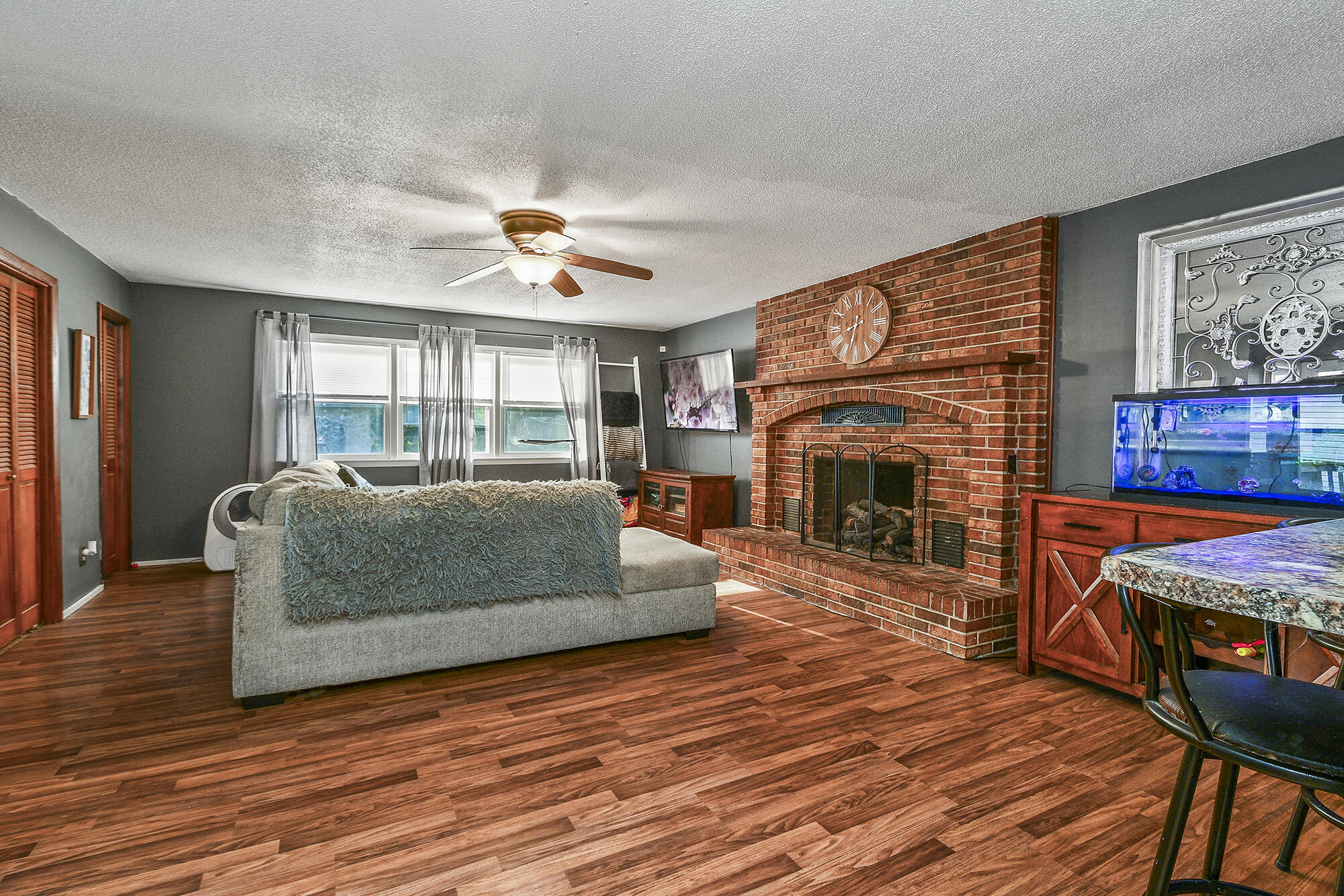2052 North Grant Avenue Property Photo 7