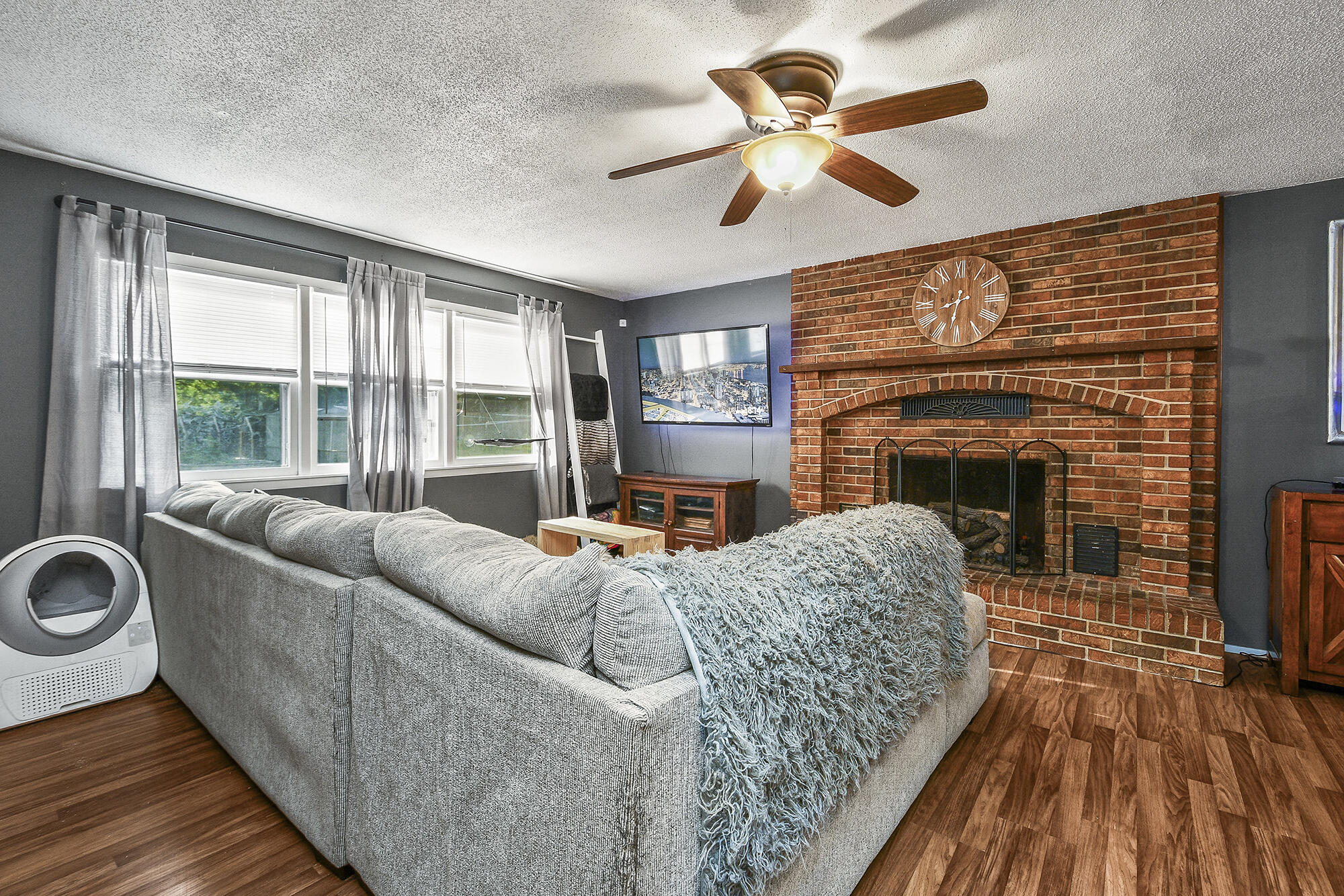 2052 North Grant Avenue Property Photo 11