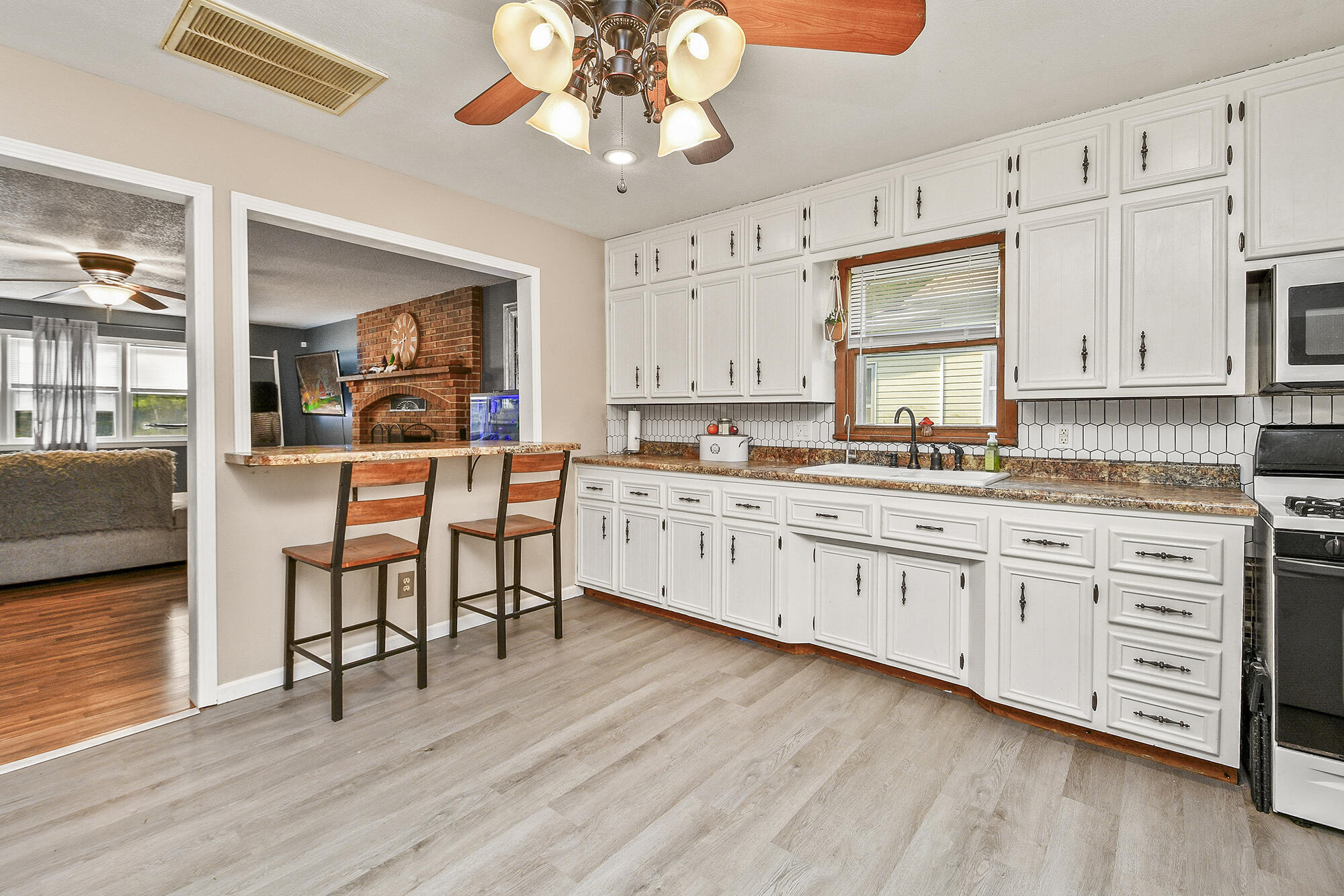 2052 North Grant Avenue Property Photo 14