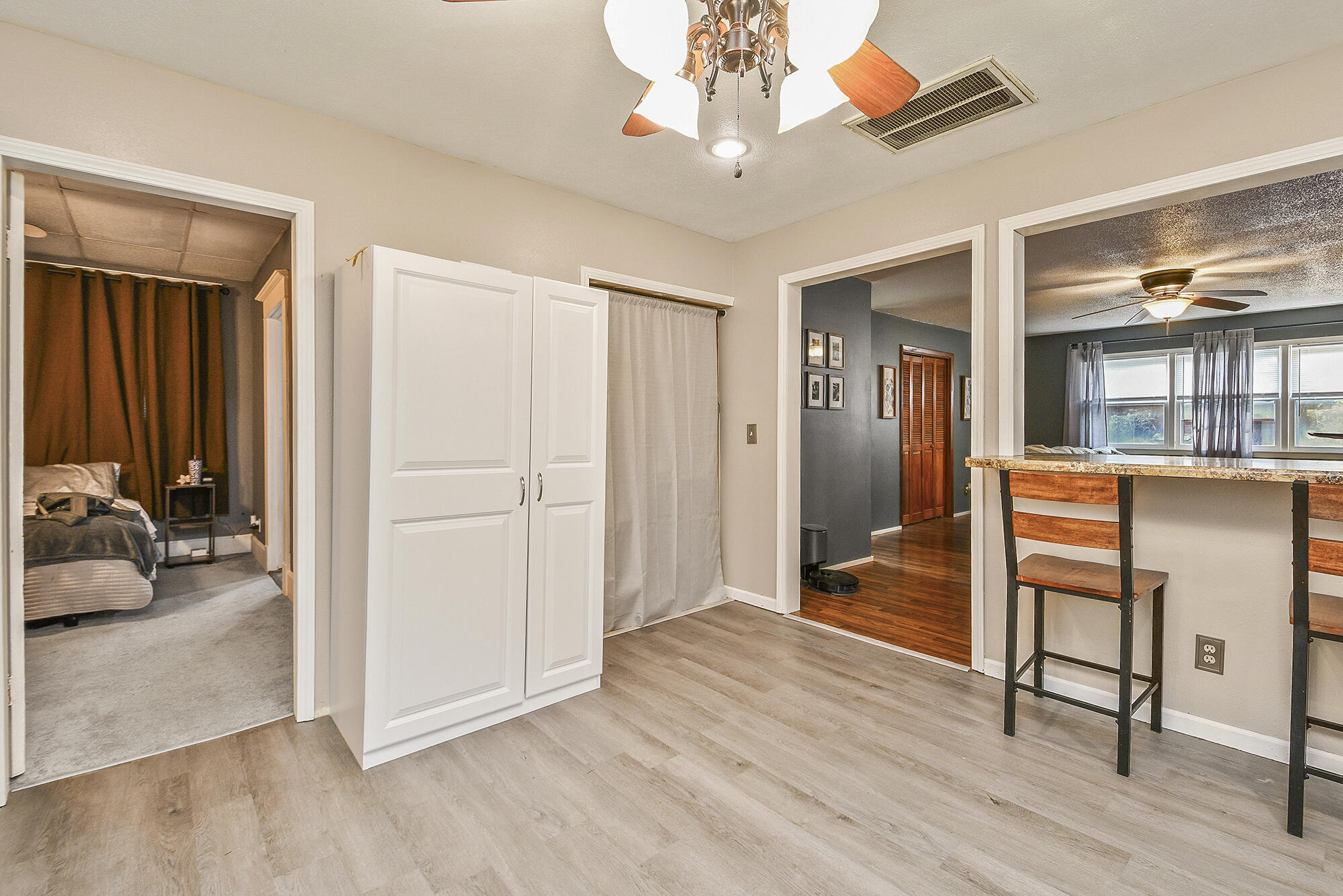 2052 North Grant Avenue Property Photo 15