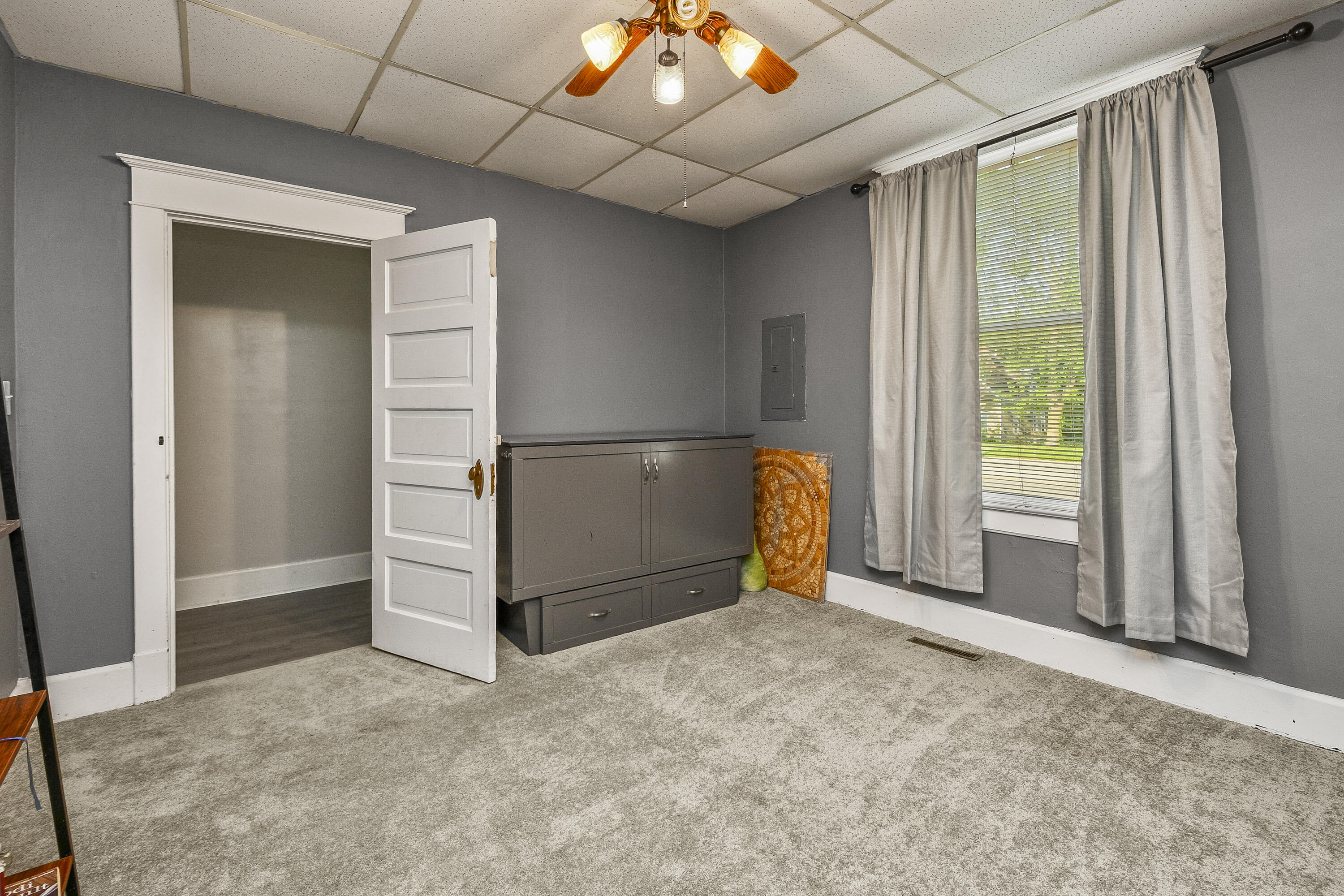 2052 North Grant Avenue Property Photo 28