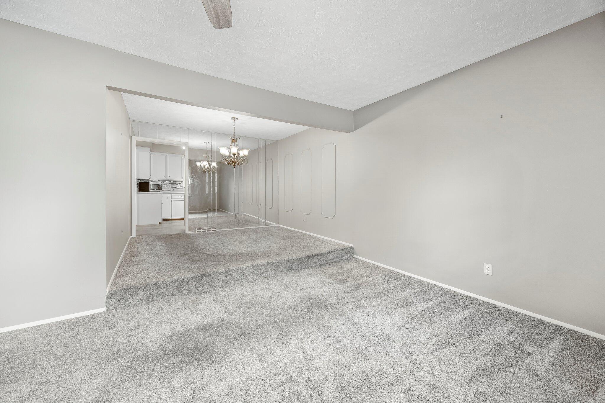 3145 South Glenhaven Avenue Property Photo 6