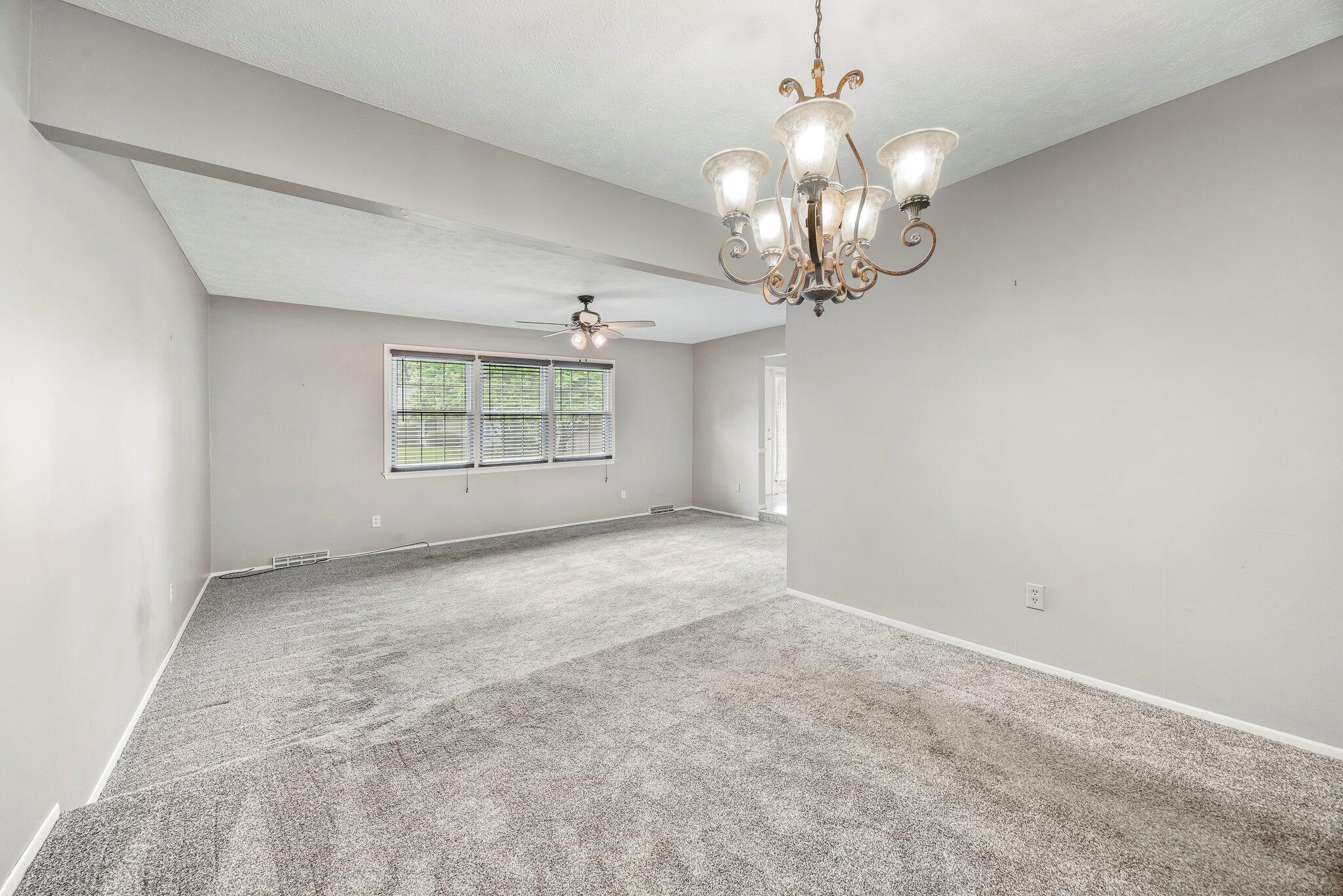 3145 South Glenhaven Avenue Property Photo 8