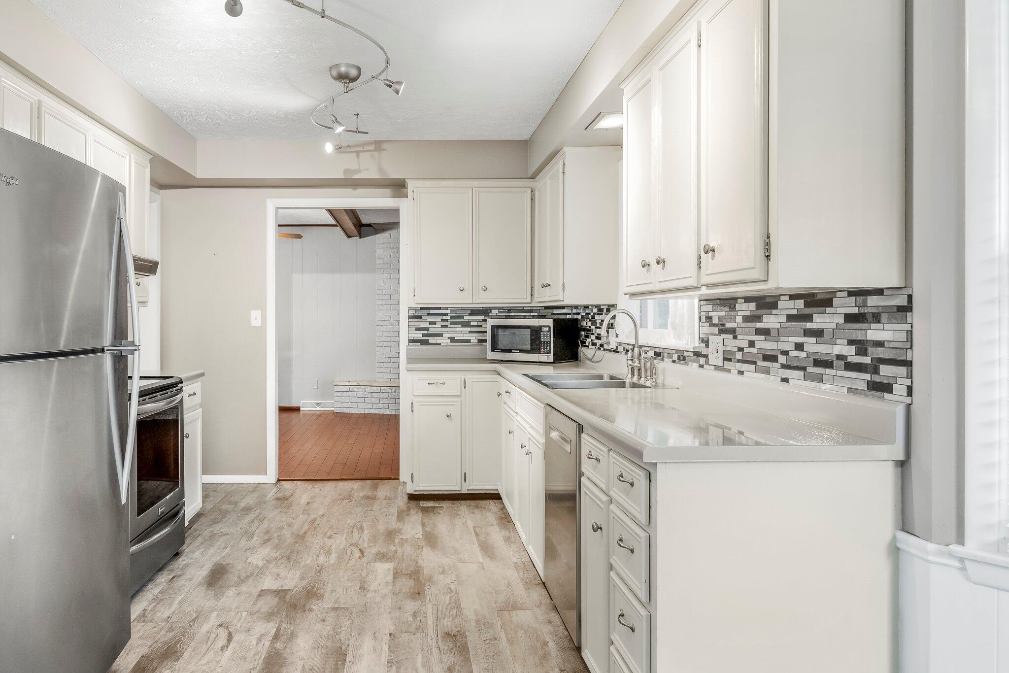 3145 South Glenhaven Avenue Property Photo 13