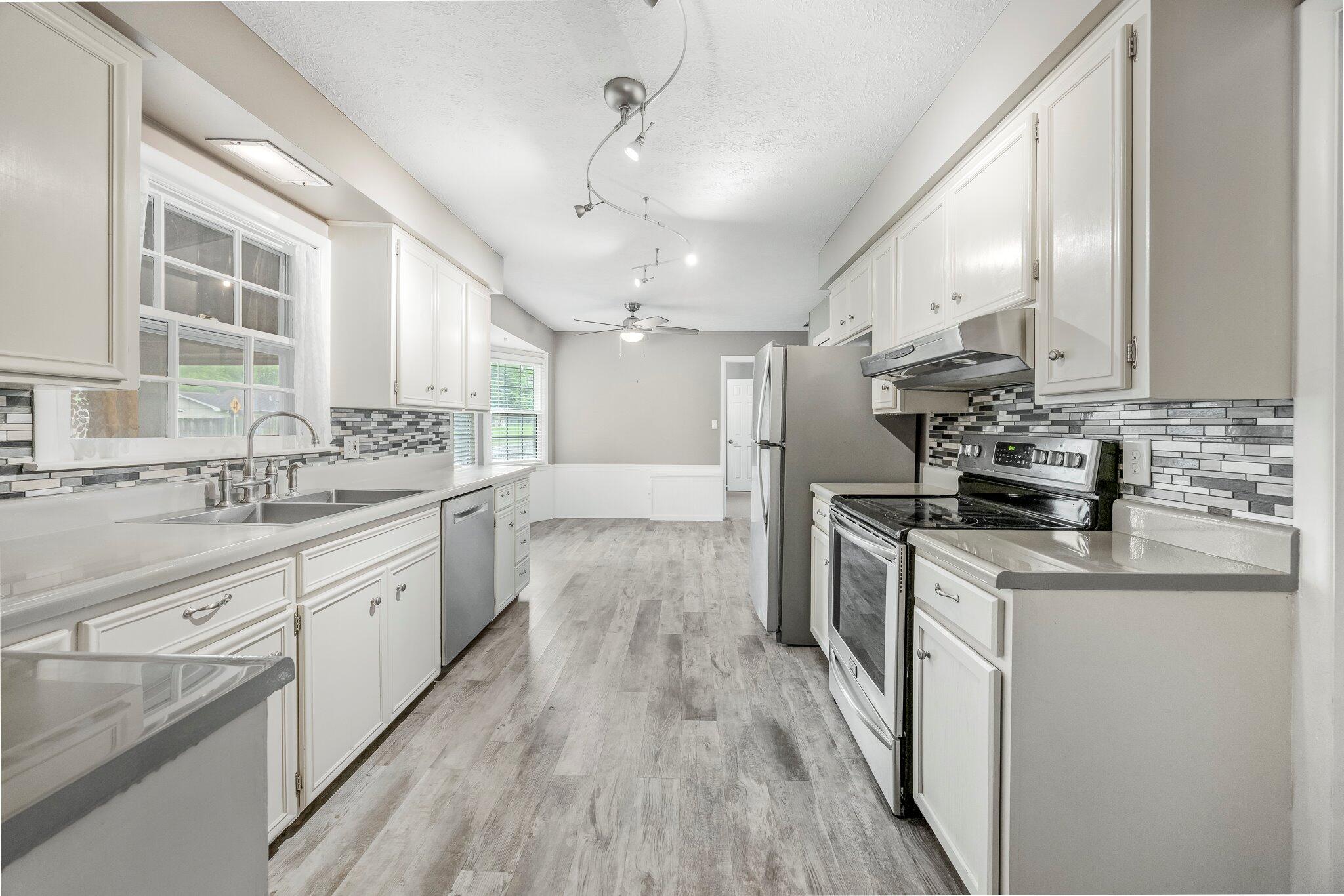 3145 South Glenhaven Avenue Property Photo 15