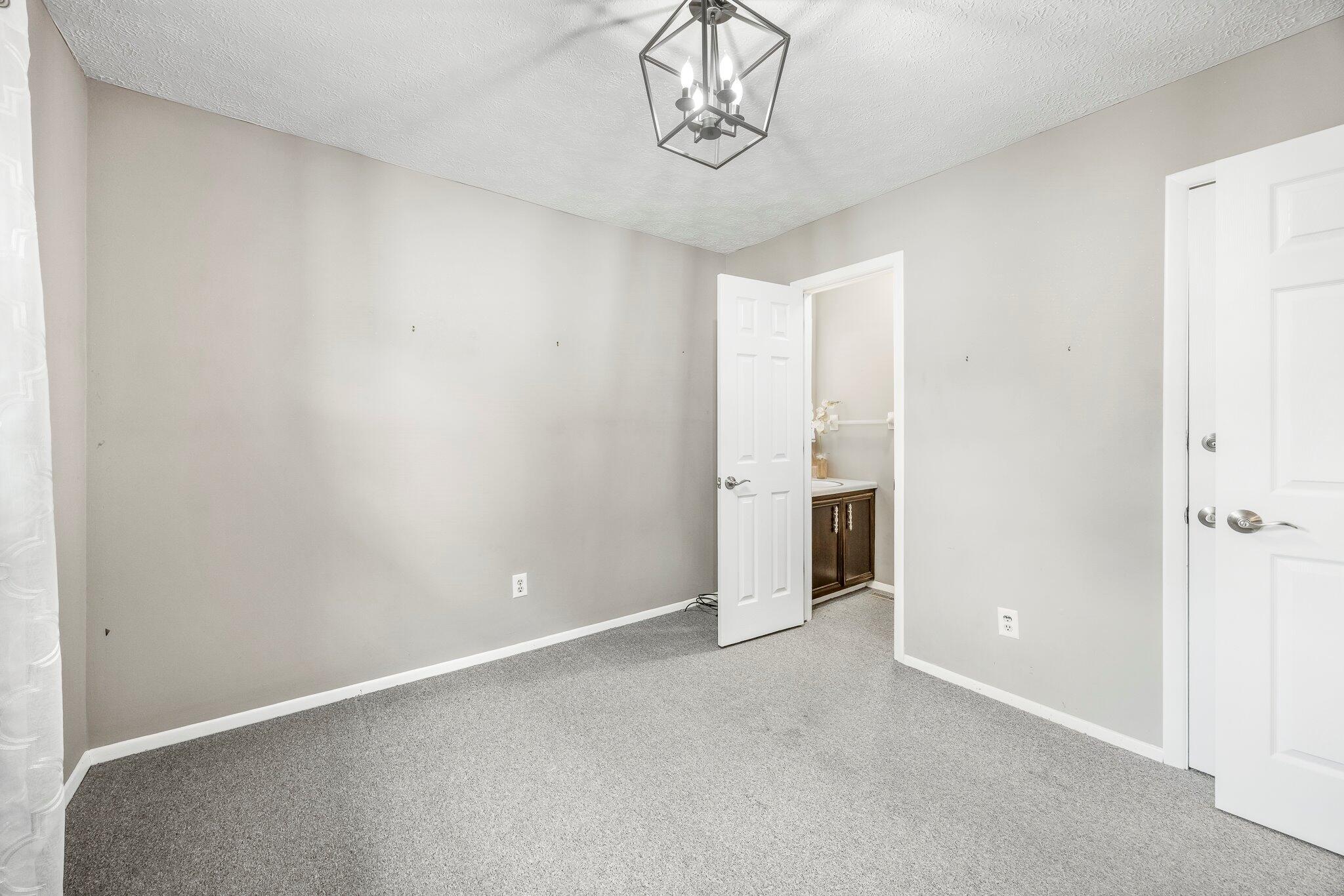 3145 South Glenhaven Avenue Property Photo 18
