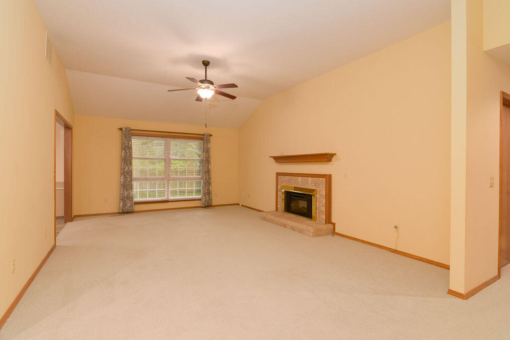 1614 East Cardinal Street Property Photo 3
