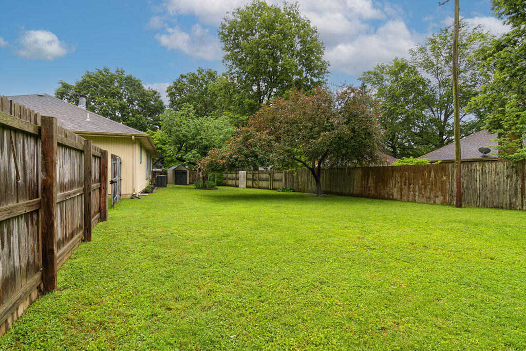 1614 East Cardinal Street Property Photo 27