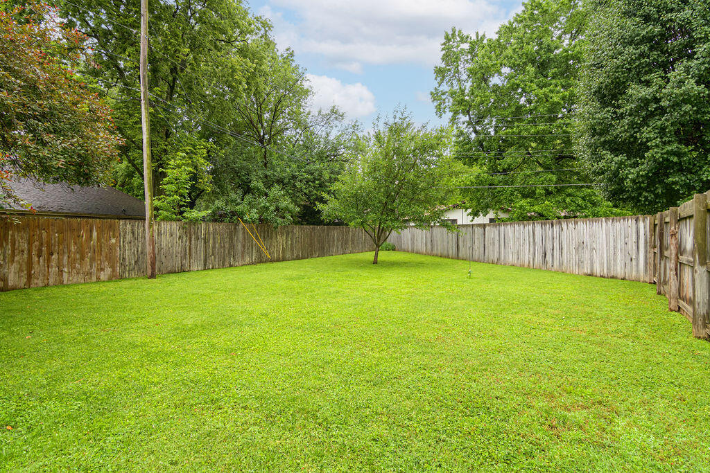 1614 East Cardinal Street Property Photo 28