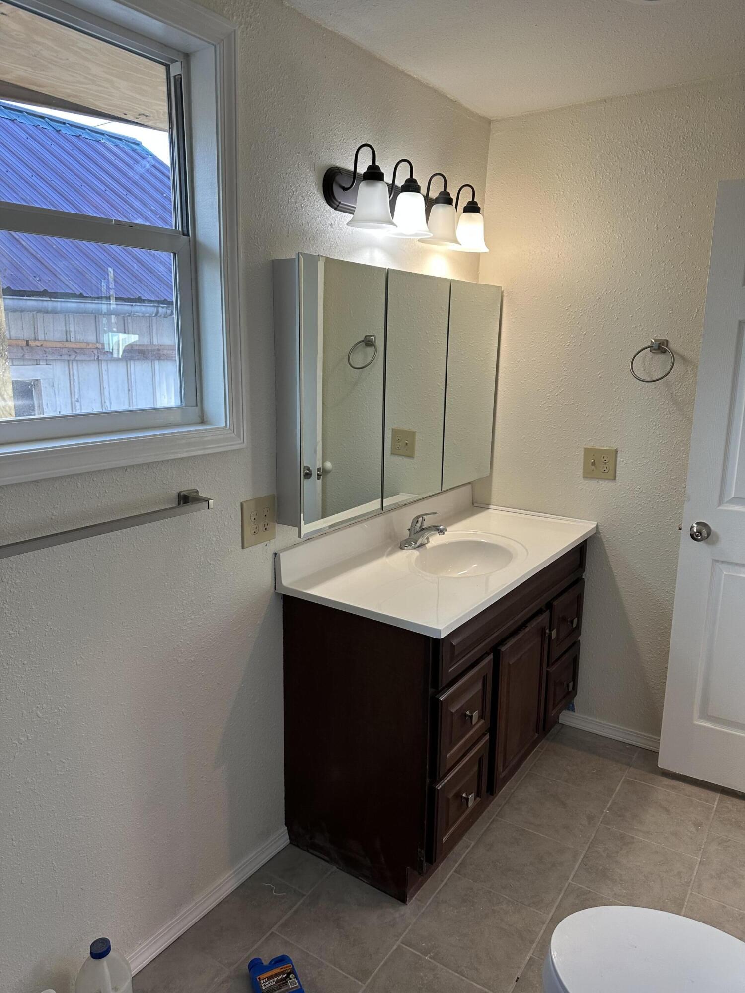 512 West Daugherty Street Property Photo 9