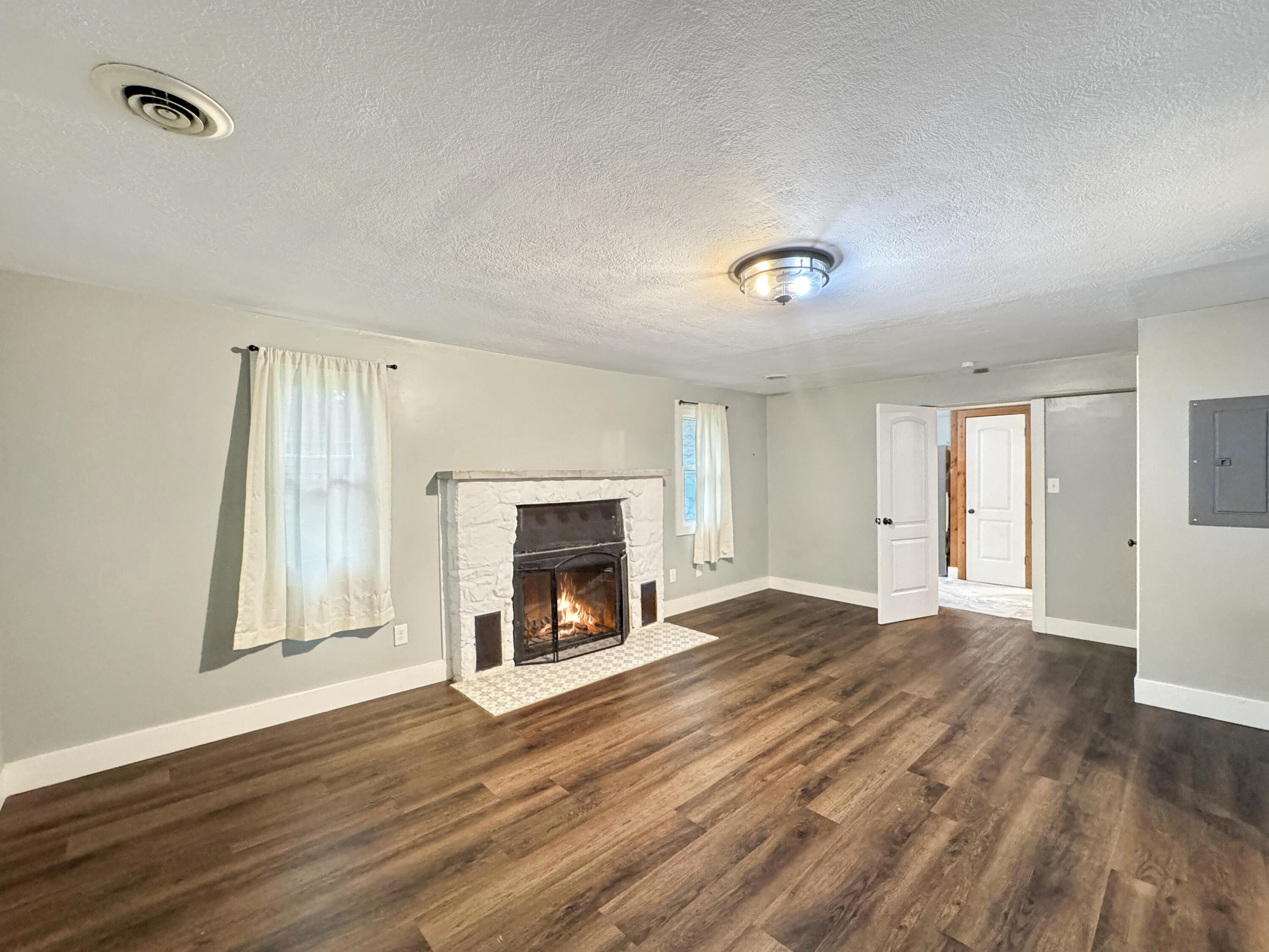 2635 East Lombard Street Property Photo 4