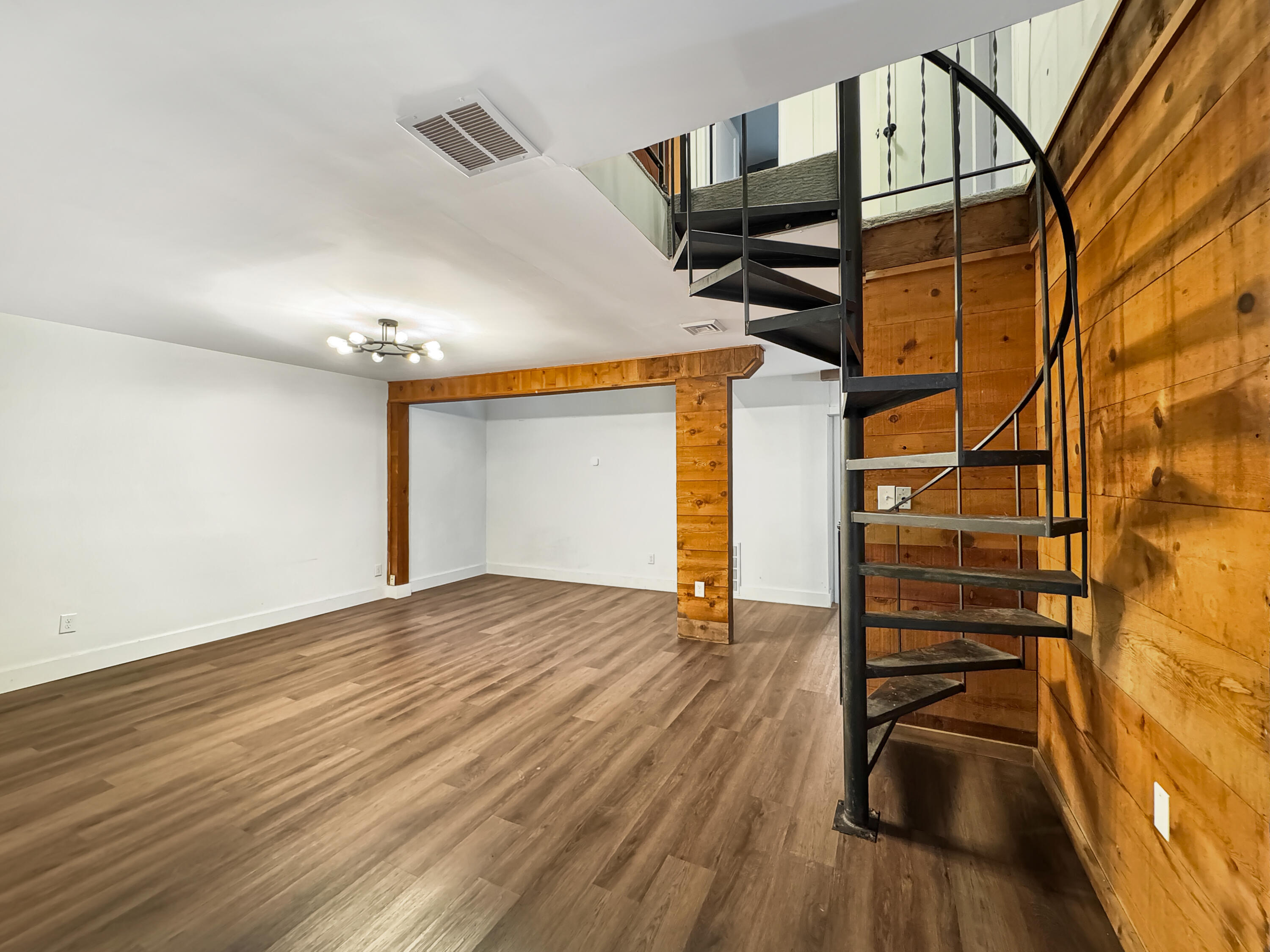 2635 East Lombard Street Property Photo 5