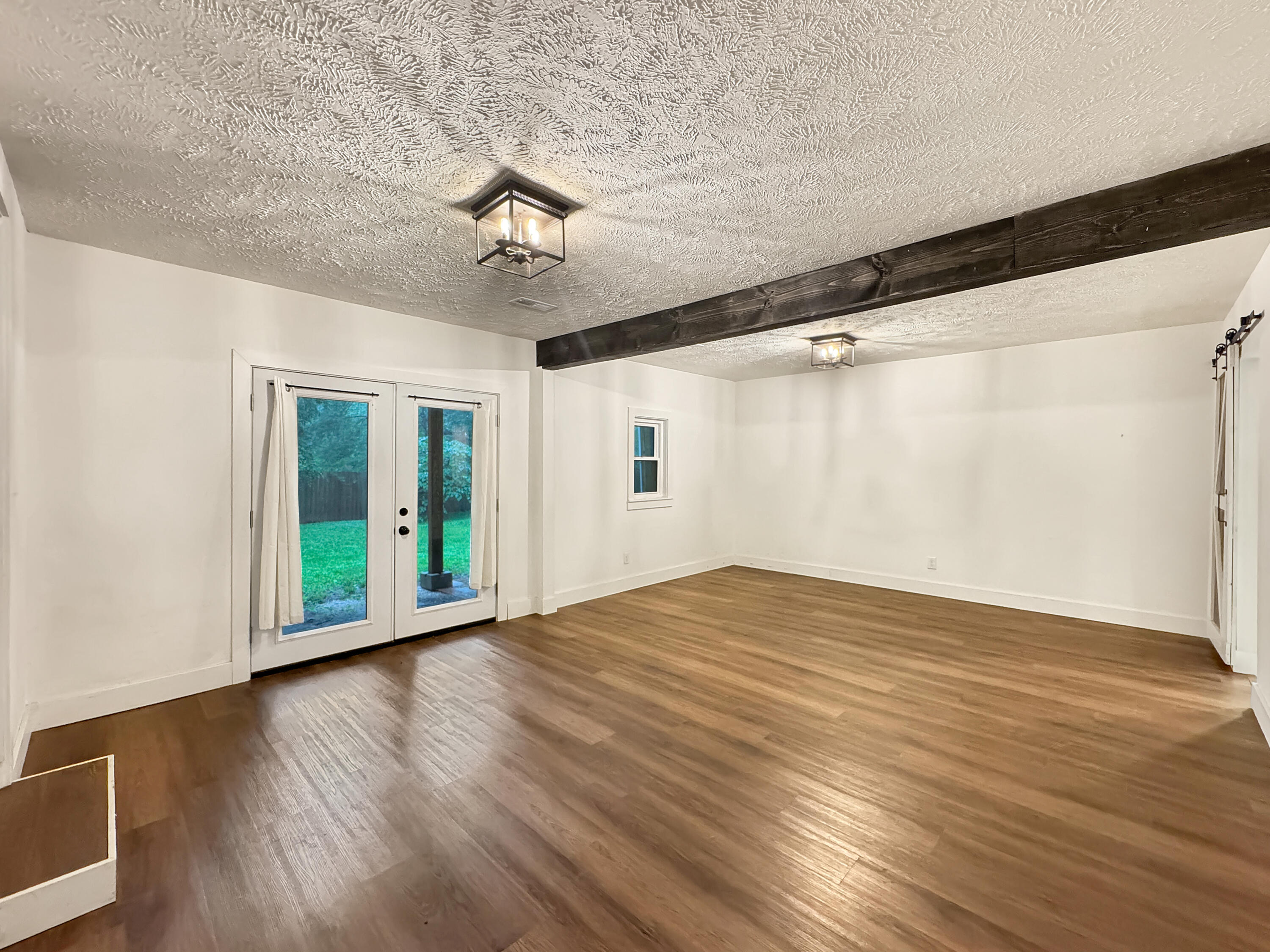 2635 East Lombard Street Property Photo 7
