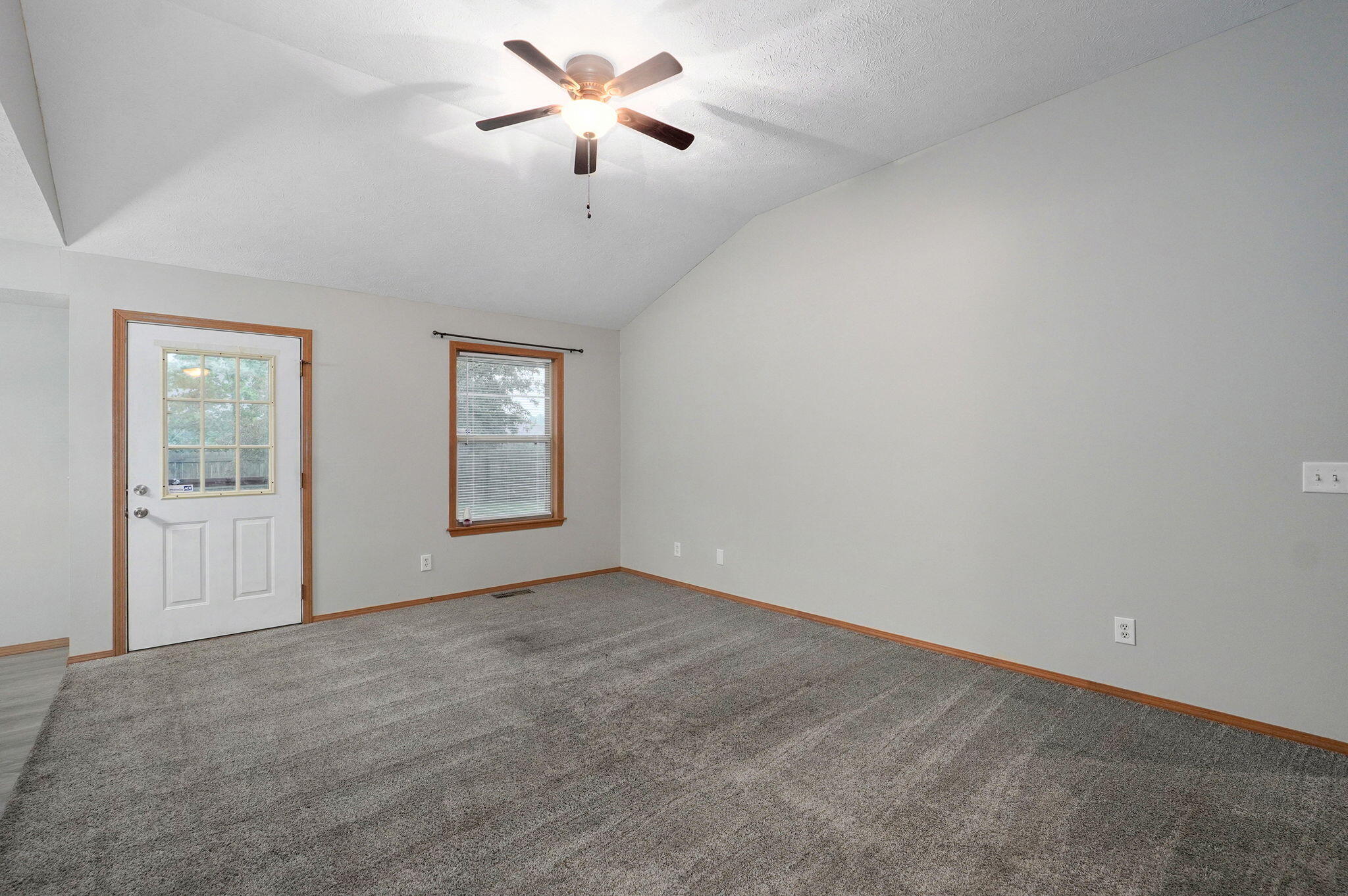 1106 North Hutchinson Avenue Property Photo 2