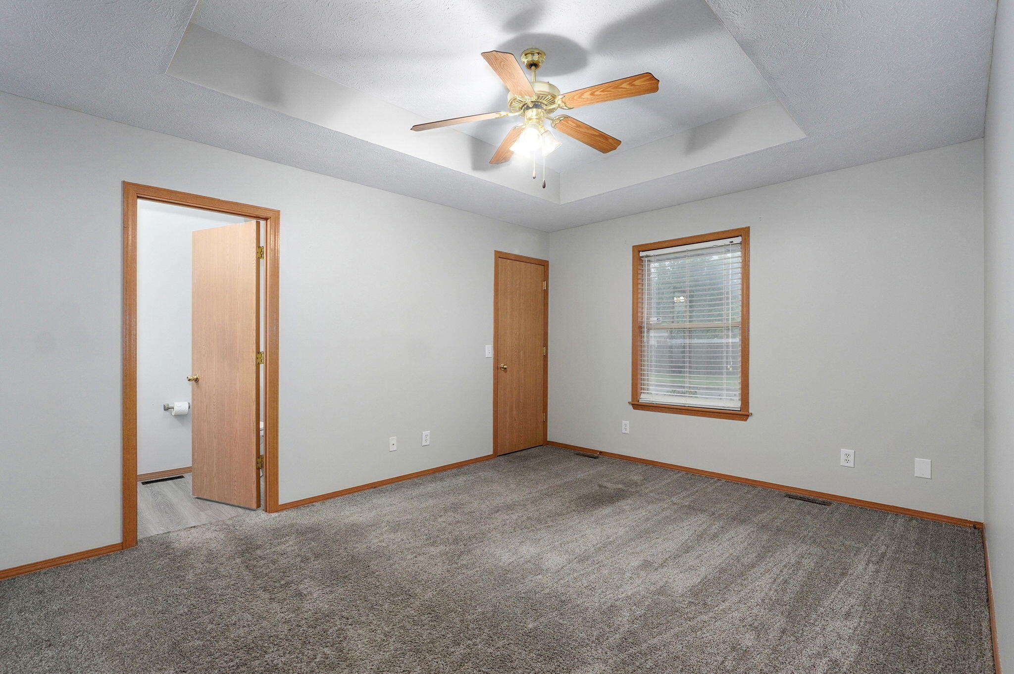 1106 North Hutchinson Avenue Property Photo 12