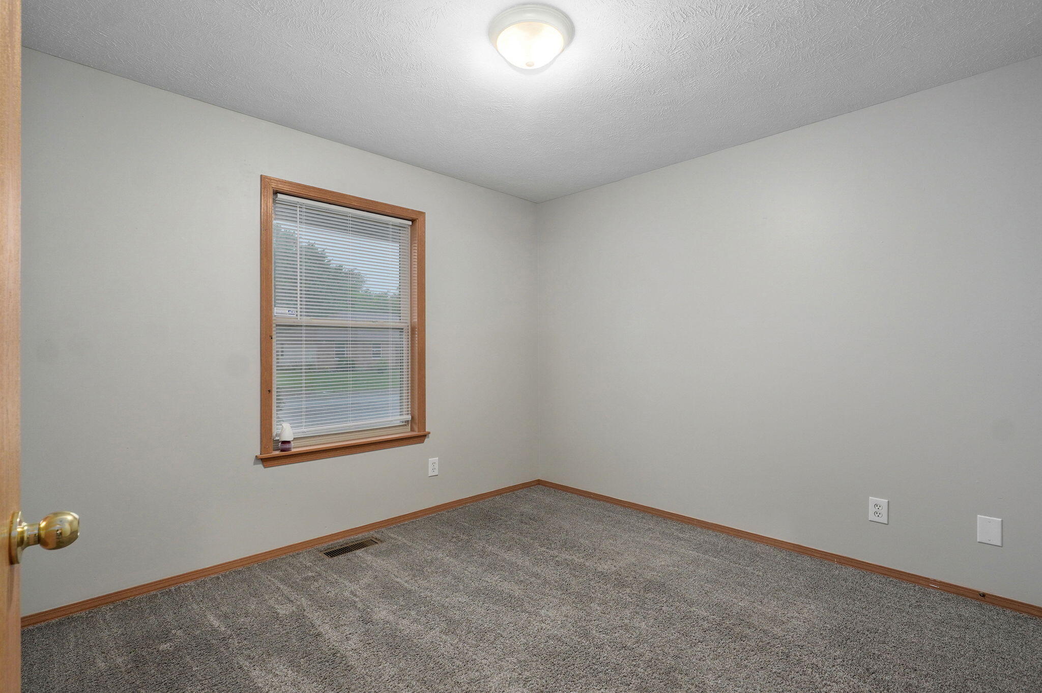 1106 North Hutchinson Avenue Property Photo 16