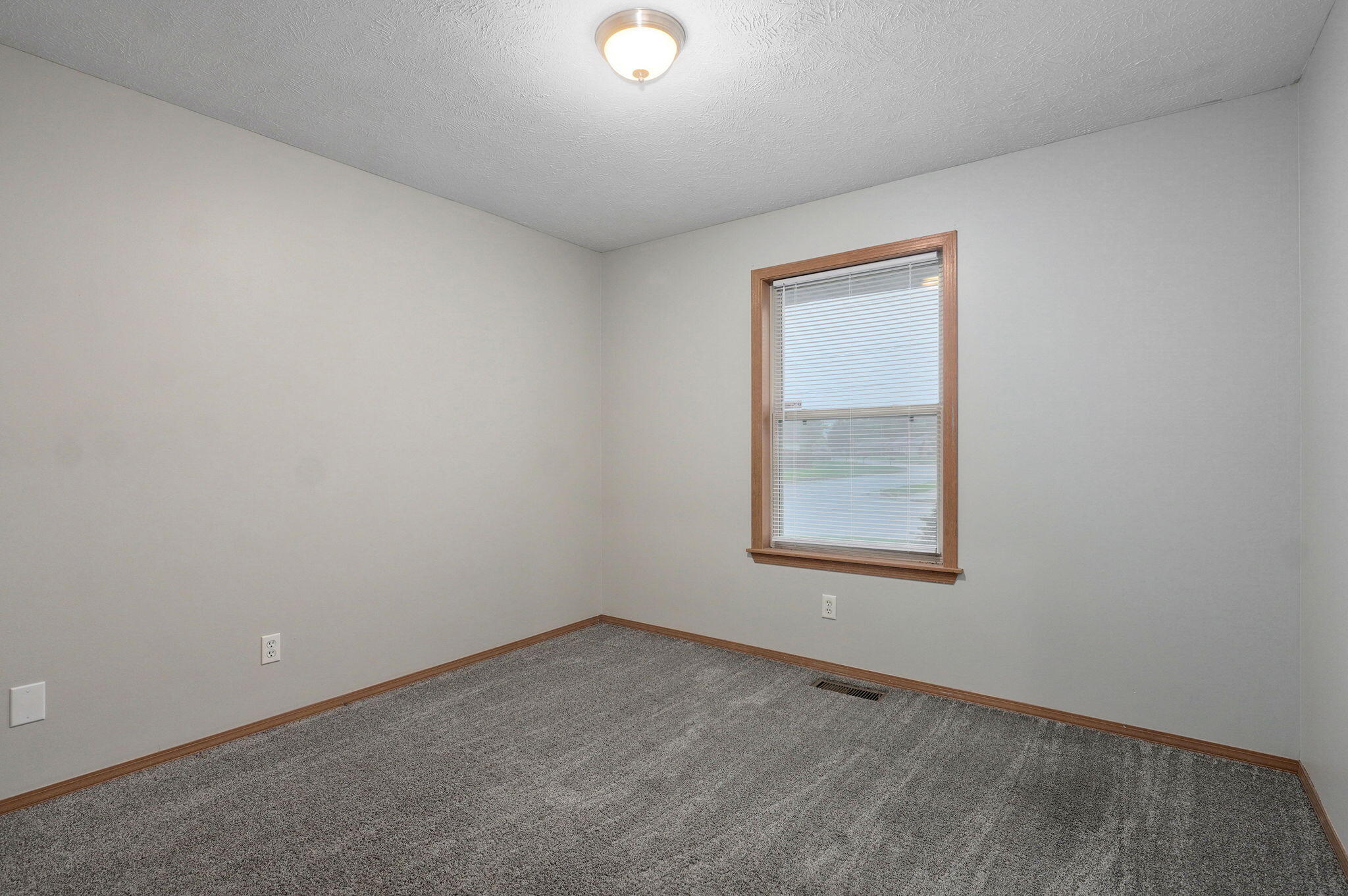 1106 North Hutchinson Avenue Property Photo 17