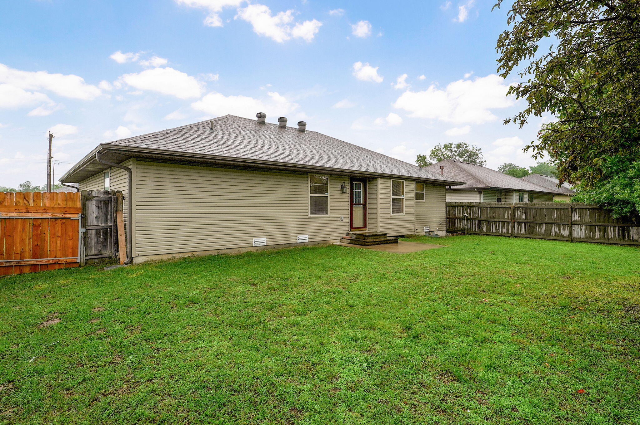 1106 North Hutchinson Avenue Property Photo 23