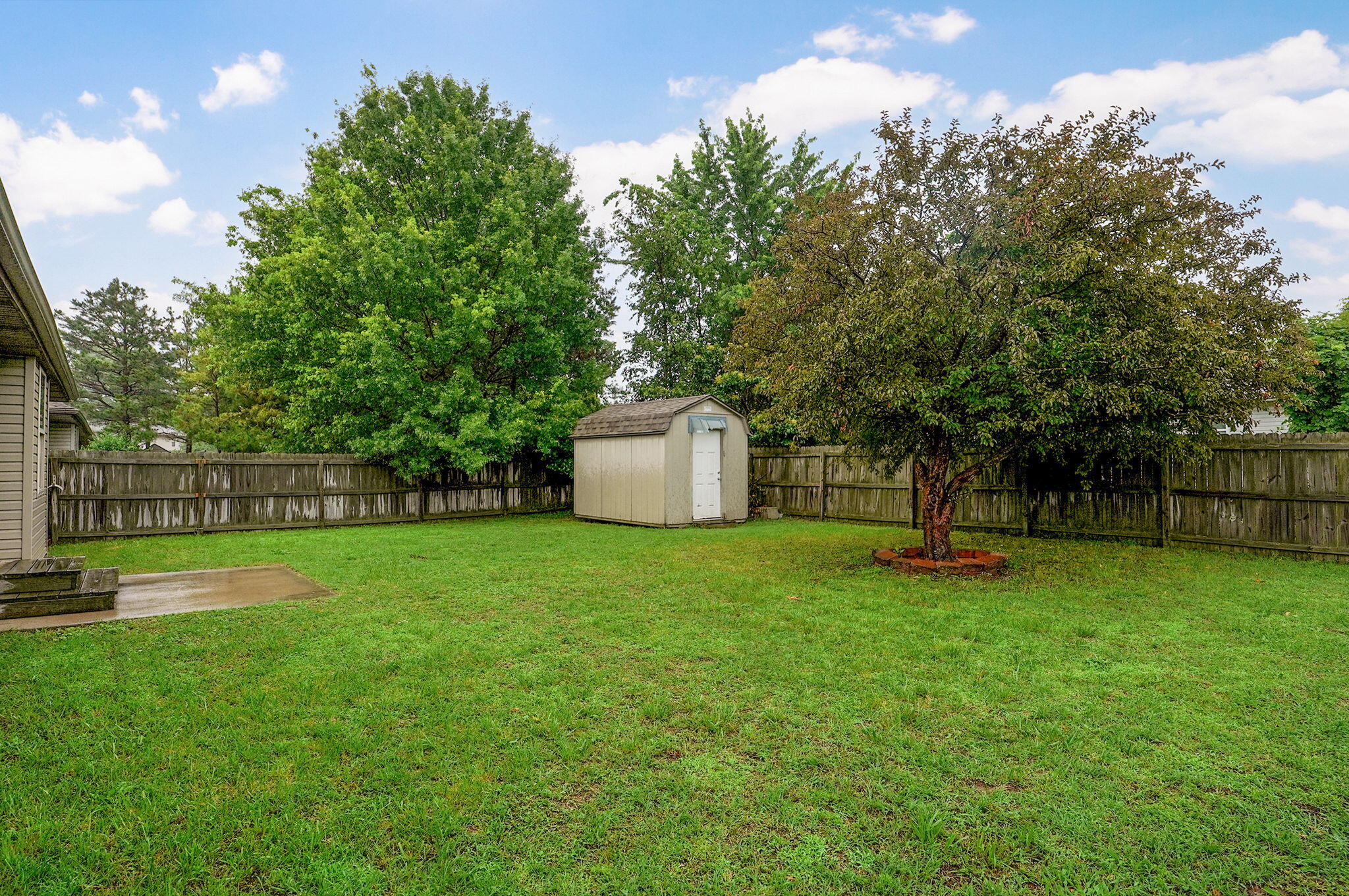 1106 North Hutchinson Avenue Property Photo 24