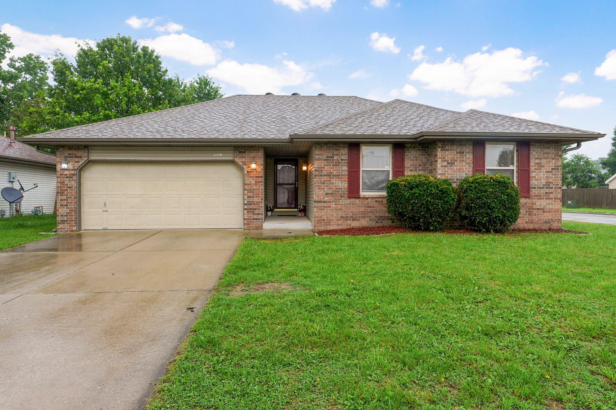 1106 North Hutchinson Avenue Property Photo 27