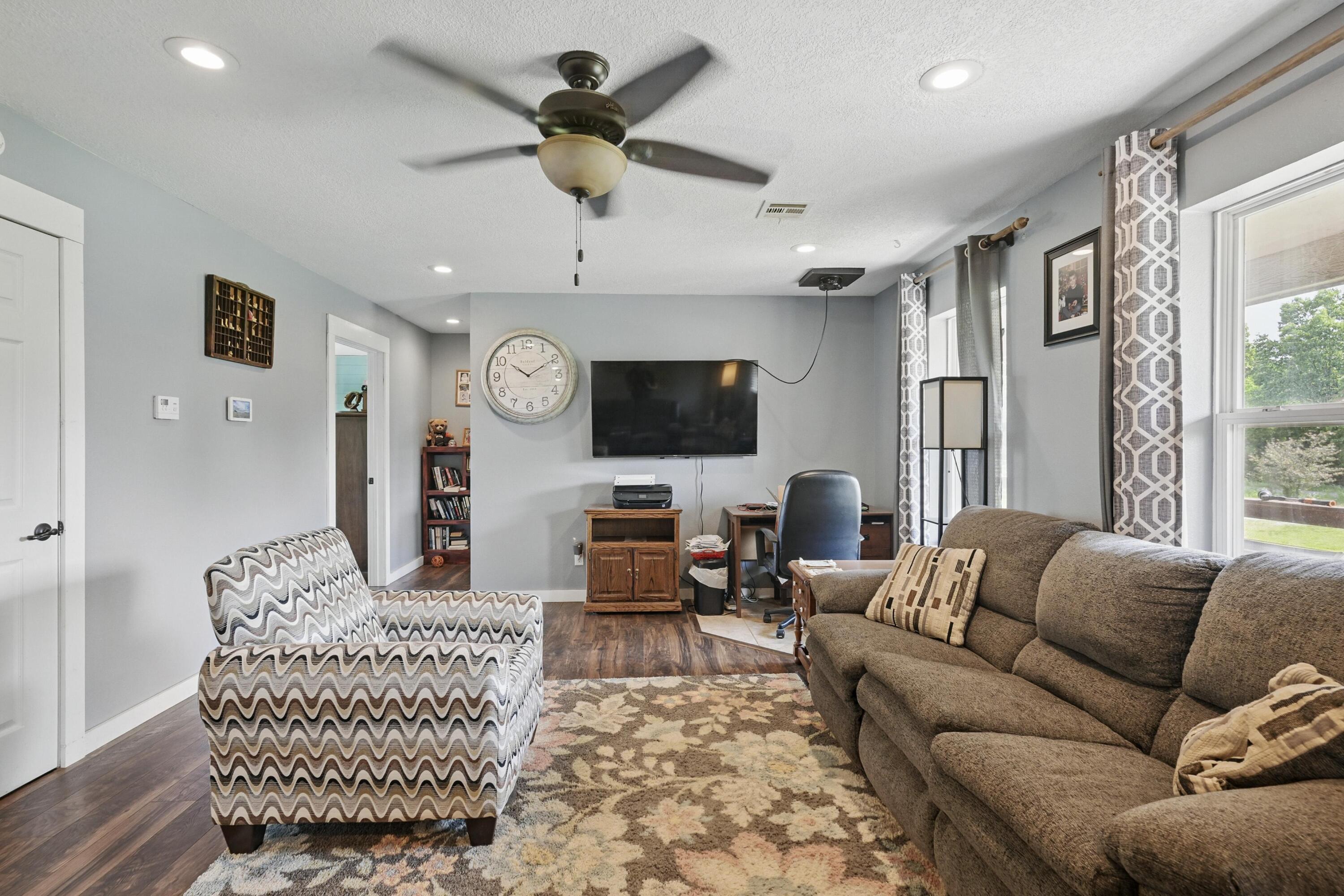 1142 Route F Property Photo 7