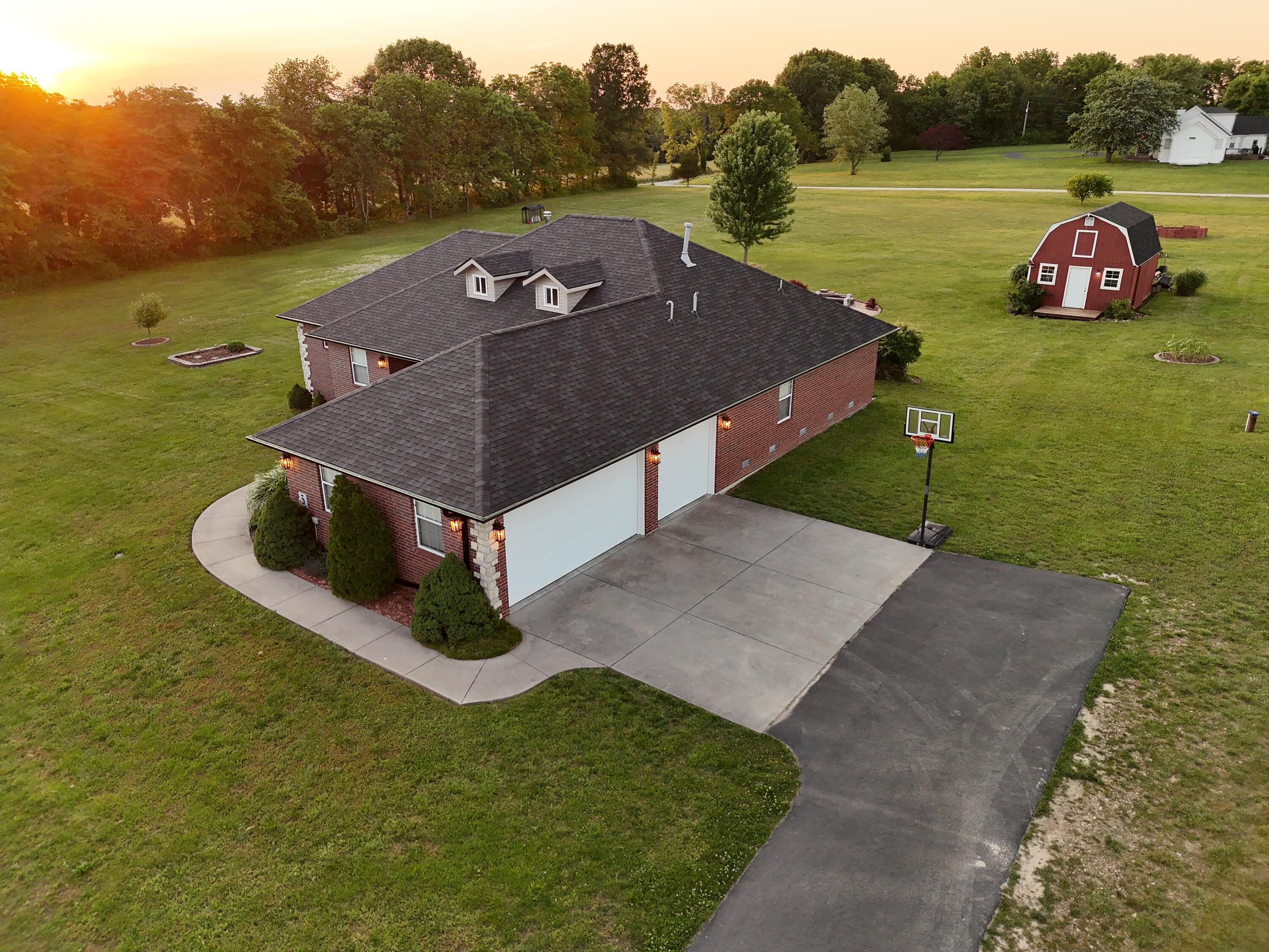 133 Autumn Maple Property Photo 46
