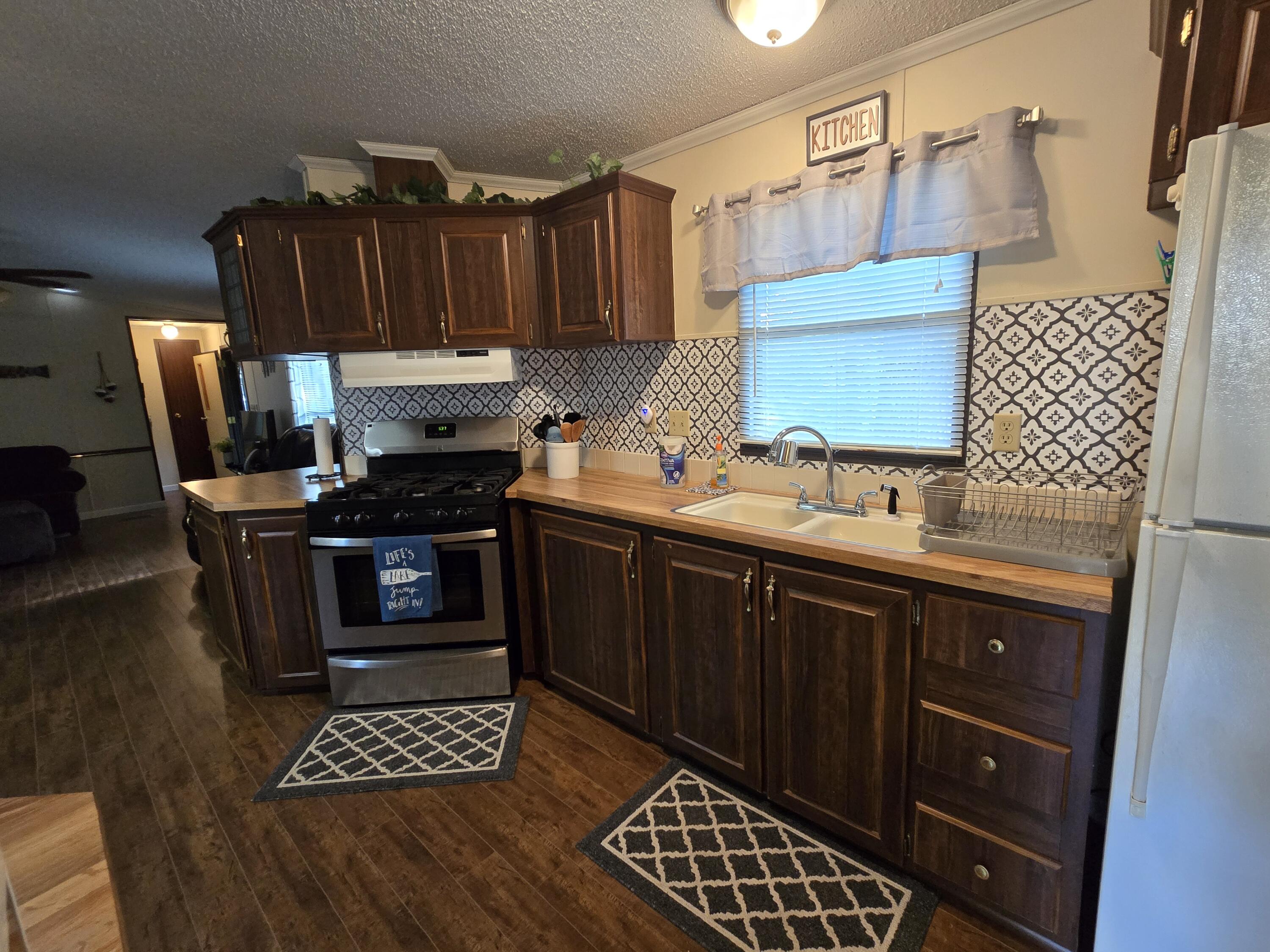 21811 Feather Road Property Photo 20