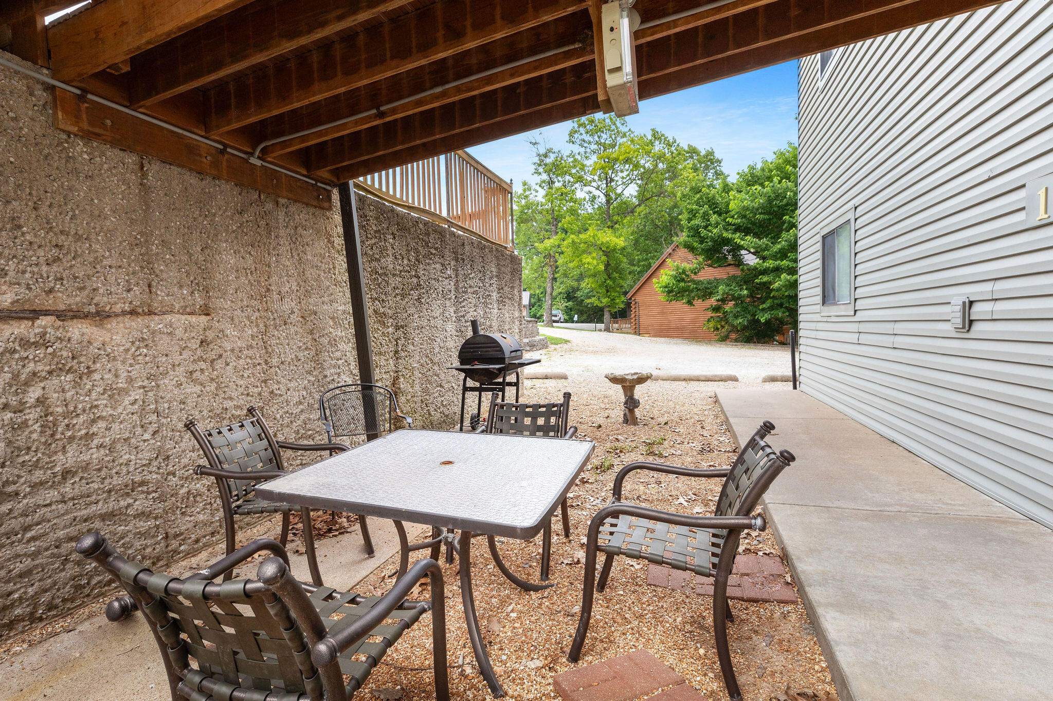 550 Notch Lane Property Photo 4