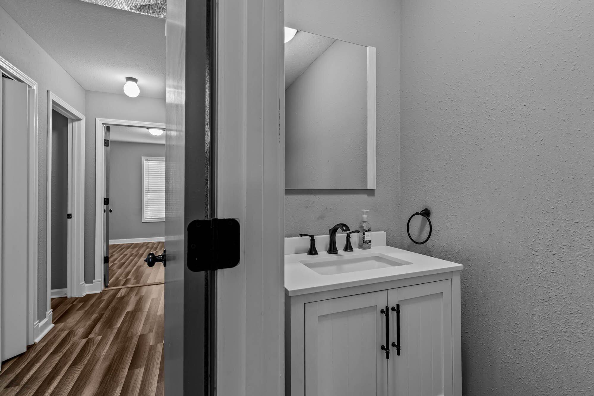3200 West Lynn Street Property Photo 8