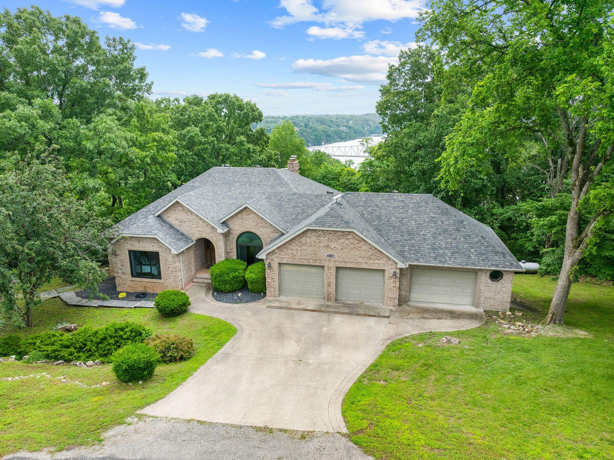 25158 Autumn View Drive Property Photo 4