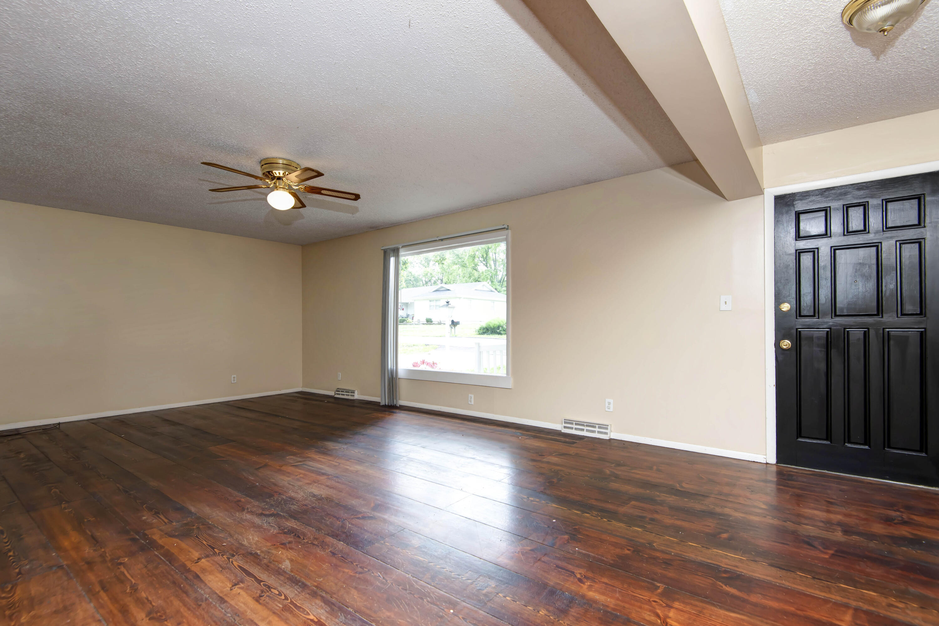 801 North 11th Avenue Property Photo 5