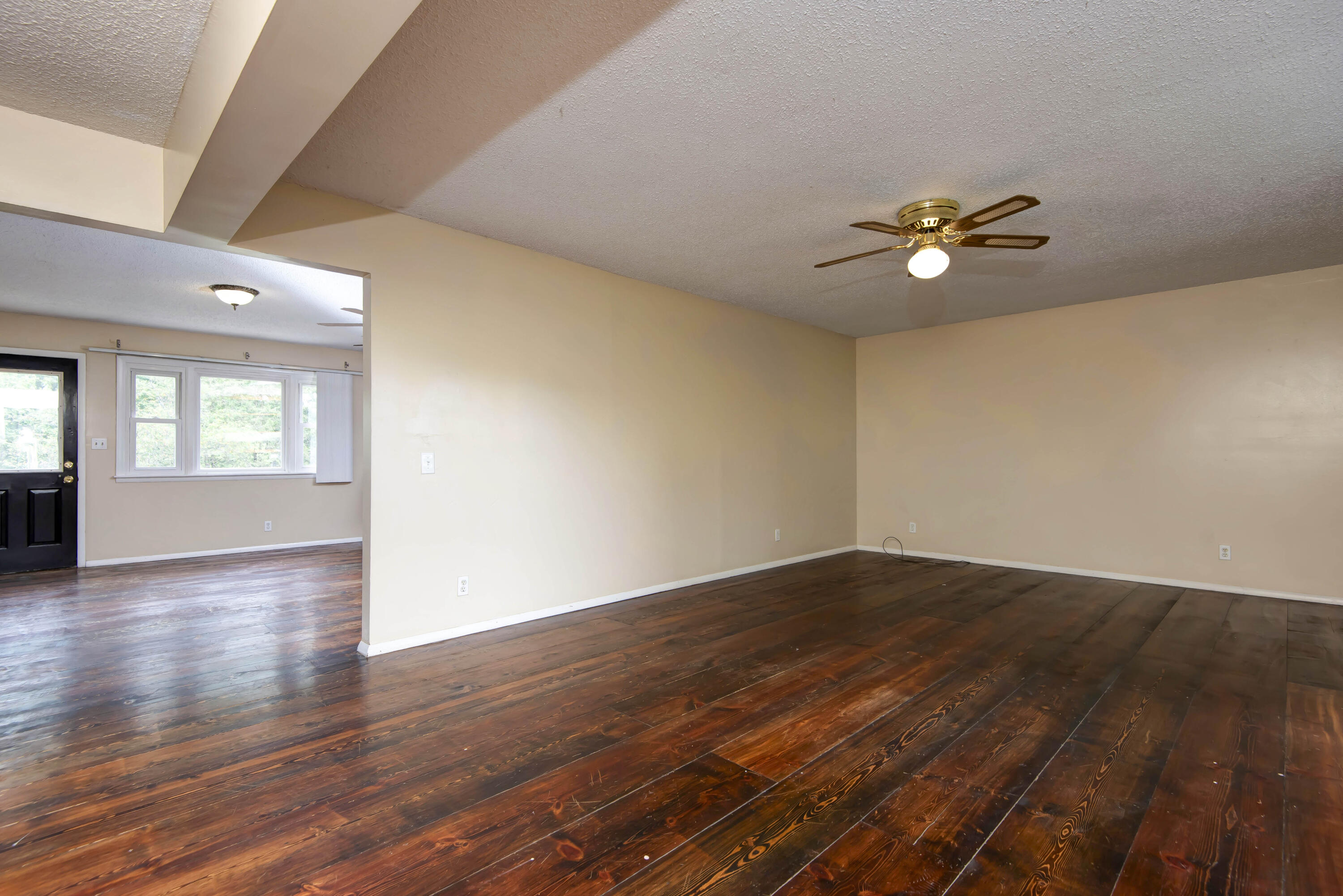 801 North 11th Avenue Property Photo 6