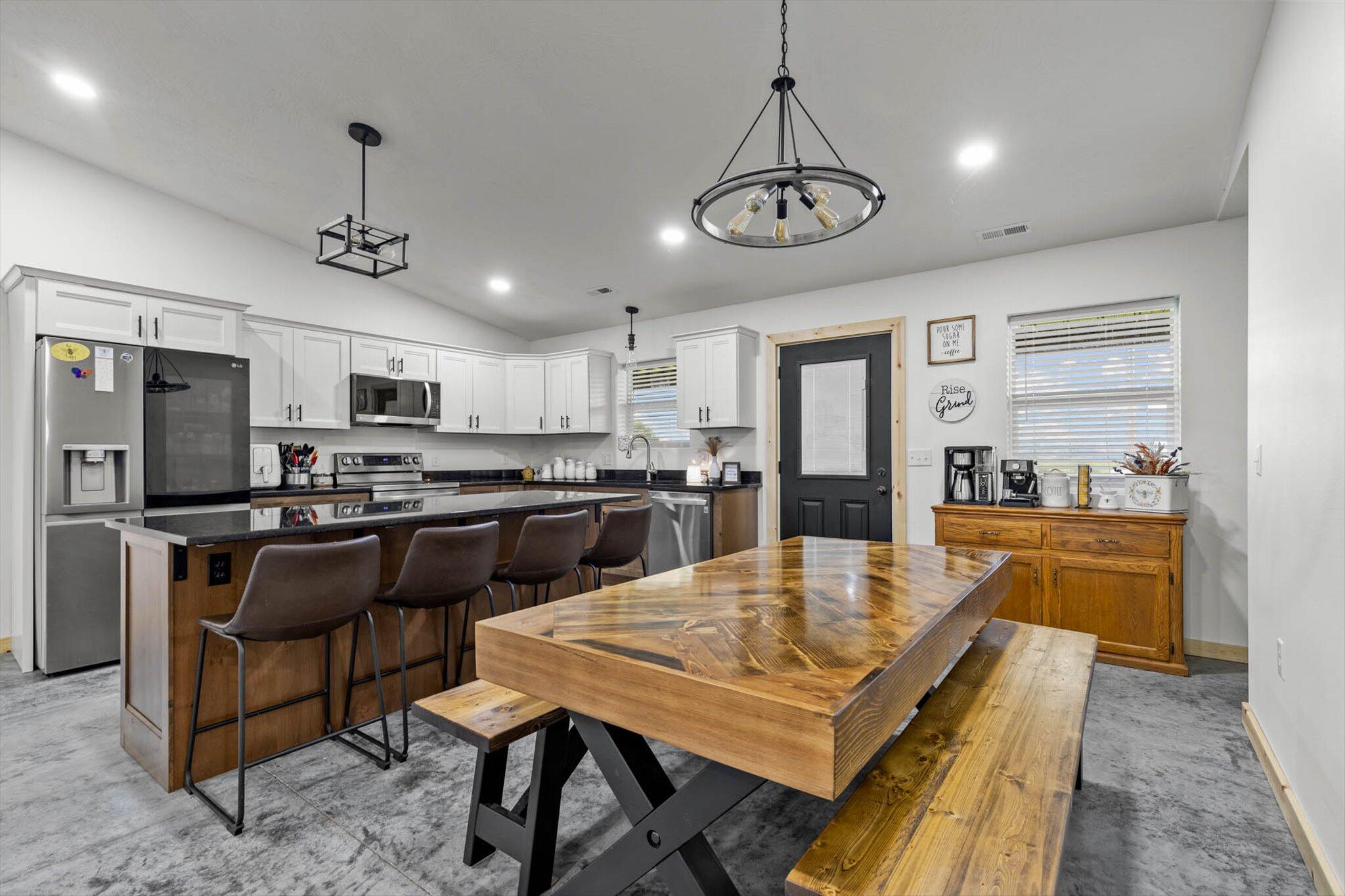 1155 Quail Spur Road Property Photo 10