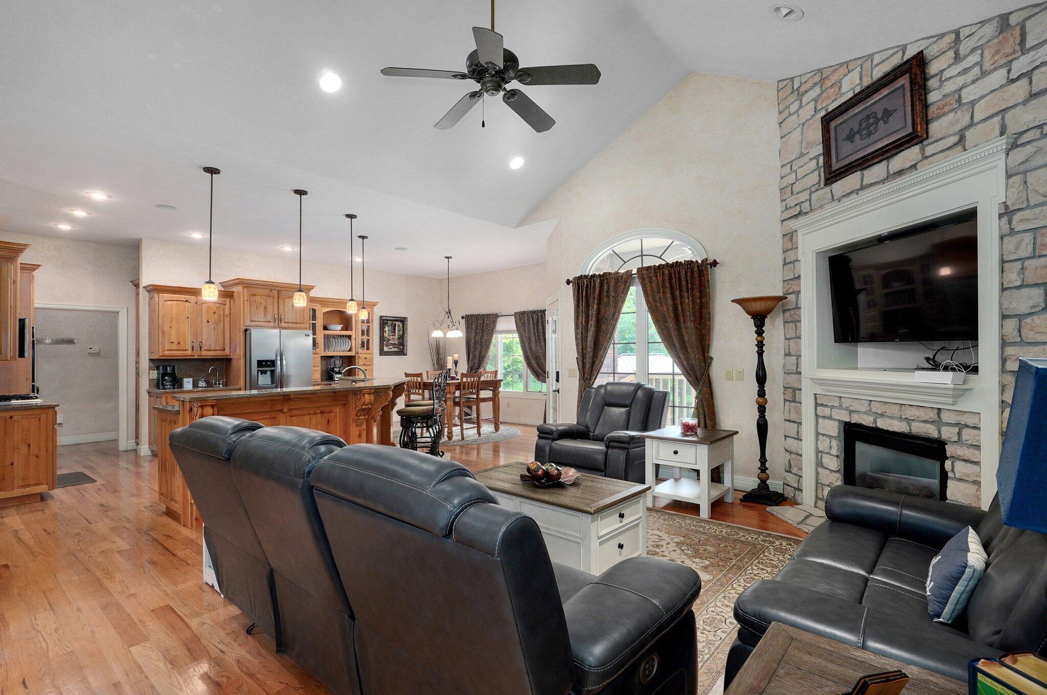 3954 East Wilshire Street Property Photo 11