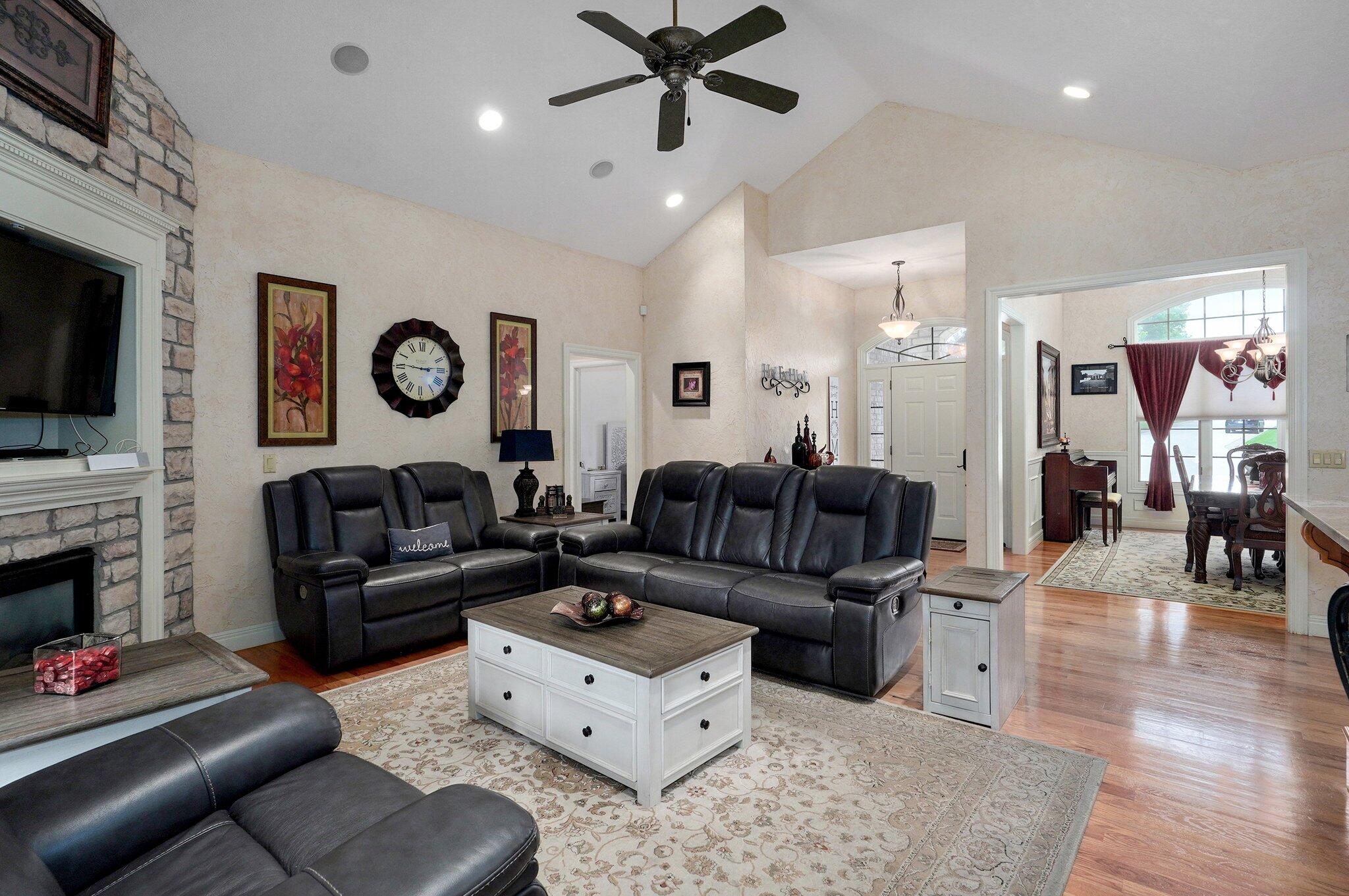 3954 East Wilshire Street Property Photo 13