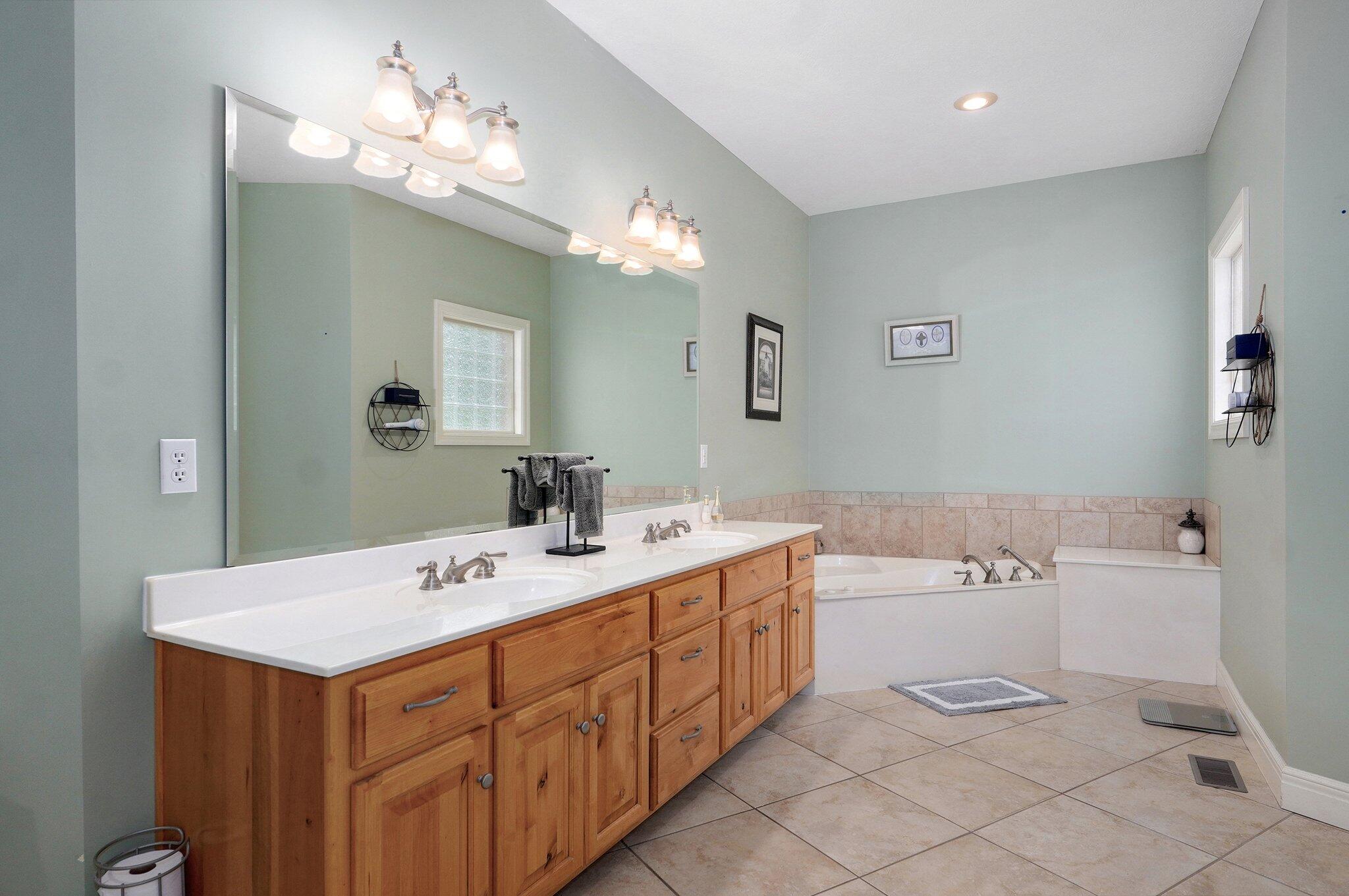 3954 East Wilshire Street Property Photo 23