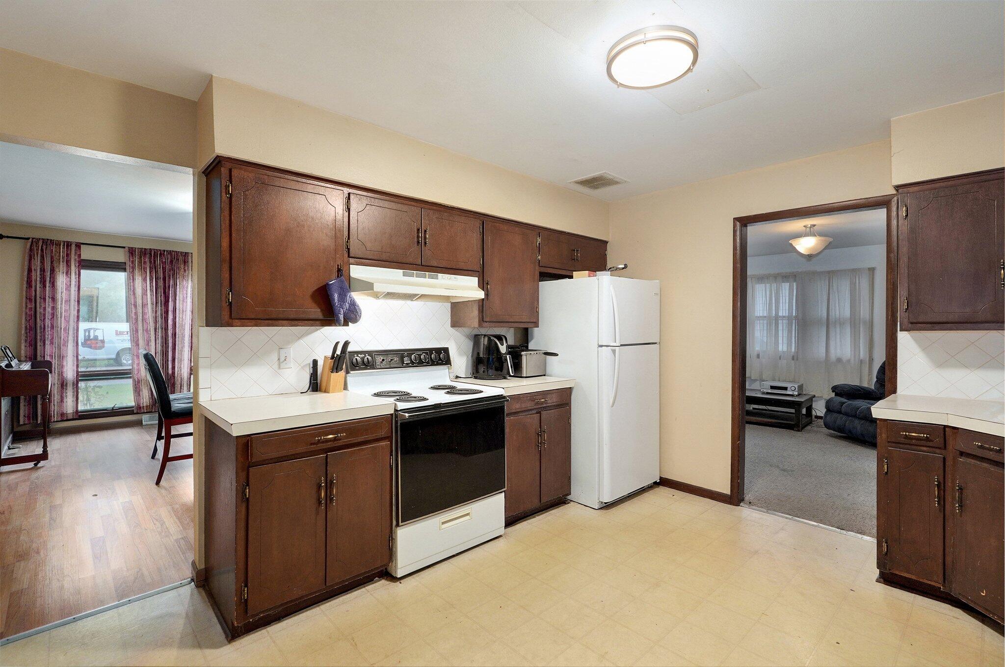 917 Wood Street Property Photo 7