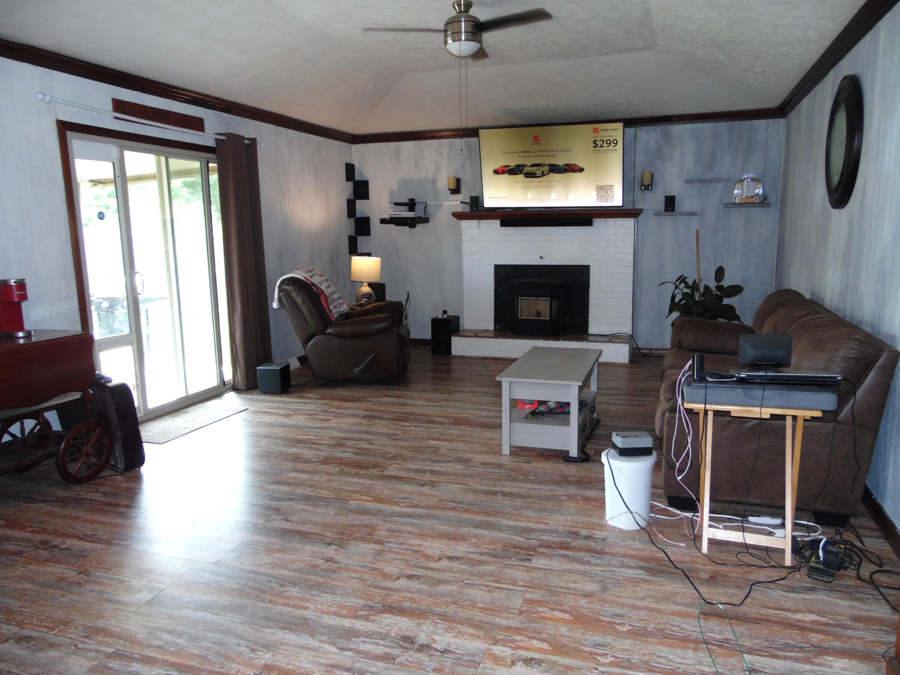 320 West Charles Street Property Photo 10
