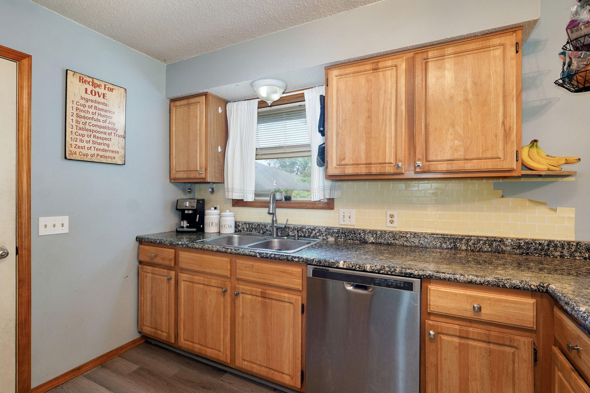 3357 West Rockwood Street Property Photo 5