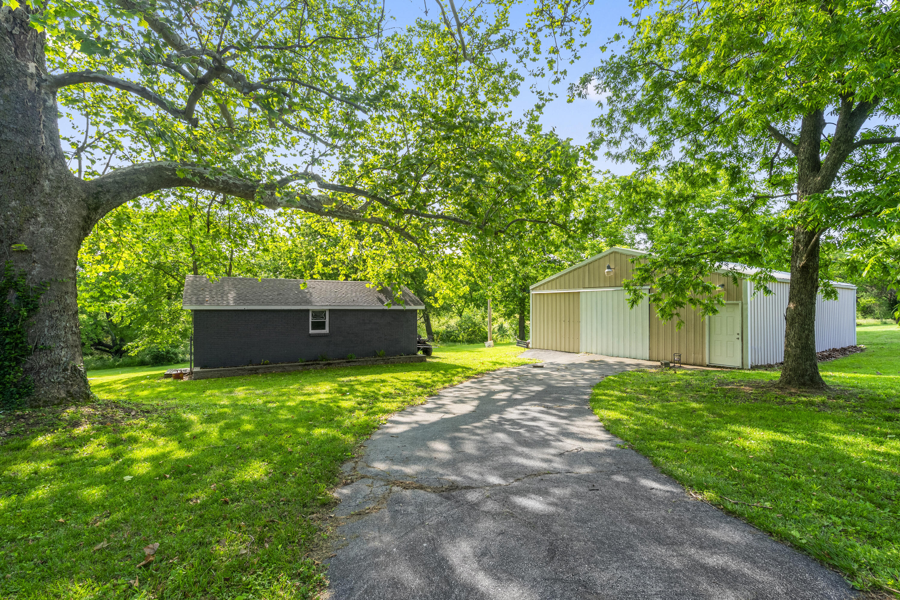 4159 North Farm Road 173 Property Photo 55